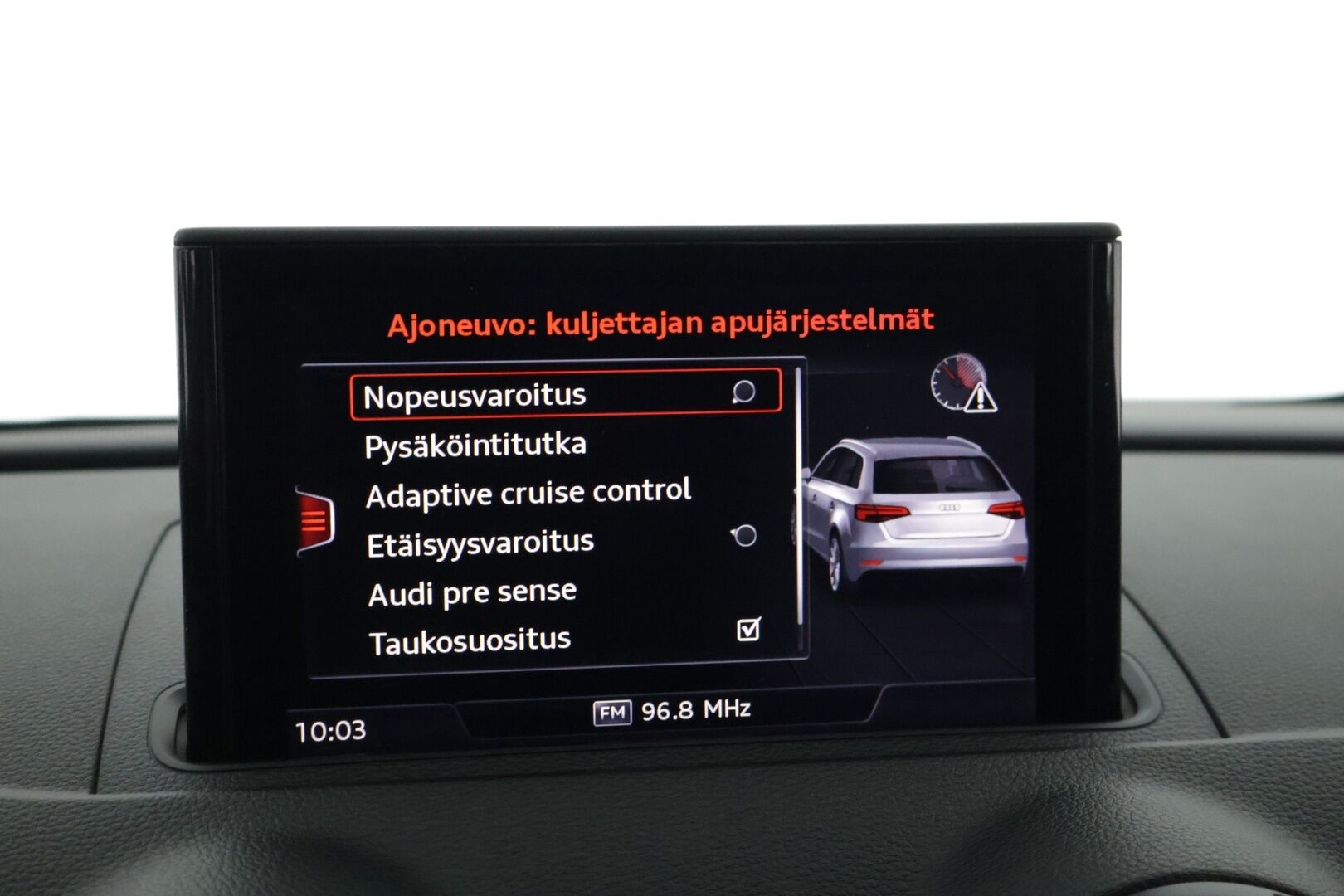 Audi A3 2019 Sportback Pro Business 30 TFSI 85 kW S tronic**Akustinen tutka takana / ACC / Siisti / Huollettu** - Kahdet renkaat aluvantein / Jakohihna ja vesipumppu vaihdettu 06/24