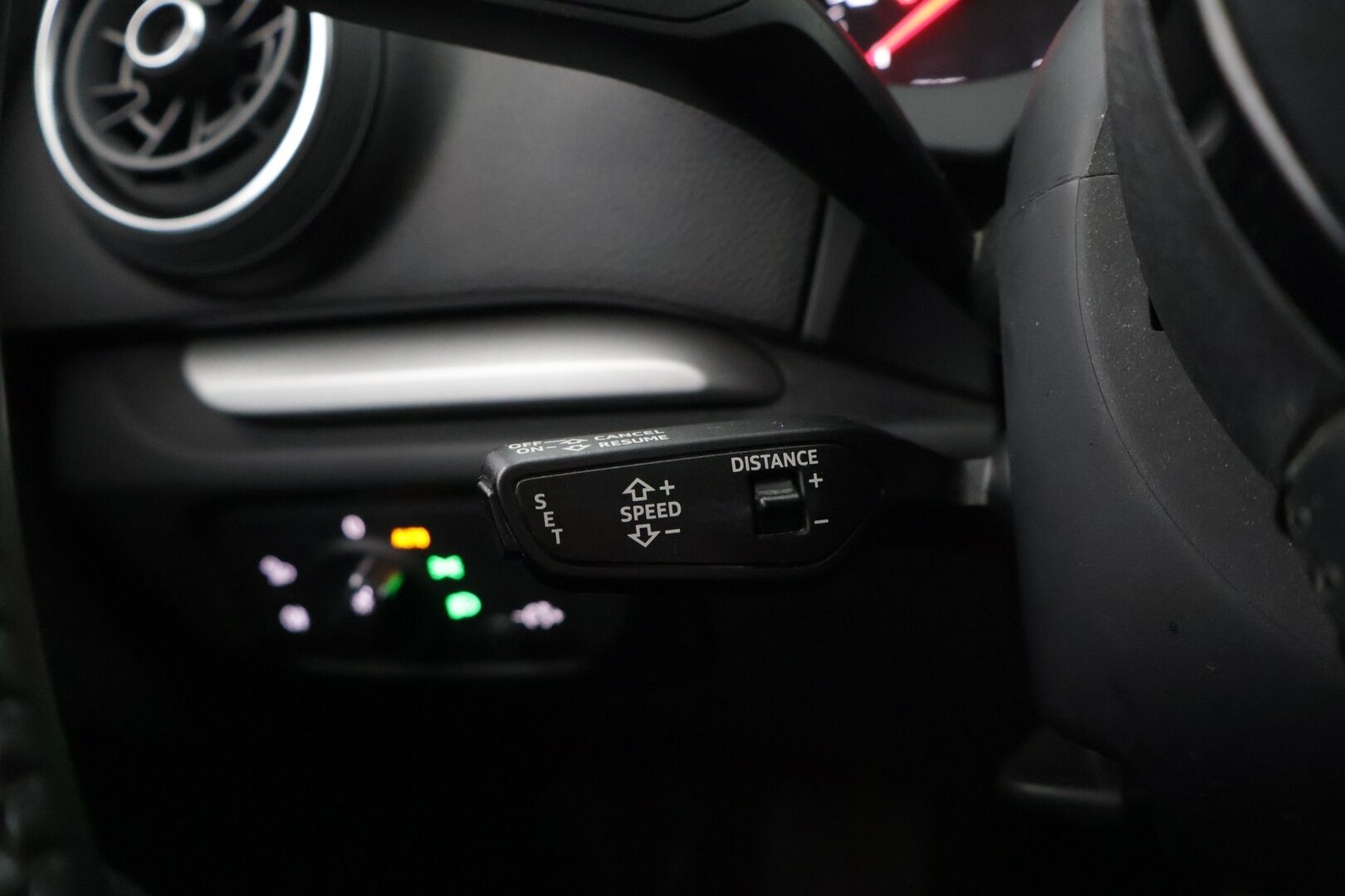 Audi A3 2019 Sportback Pro Business 30 TFSI 85 kW S tronic**Akustinen tutka takana / ACC / Siisti / Huollettu** - Kahdet renkaat aluvantein / Jakohihna ja vesipumppu vaihdettu 06/24