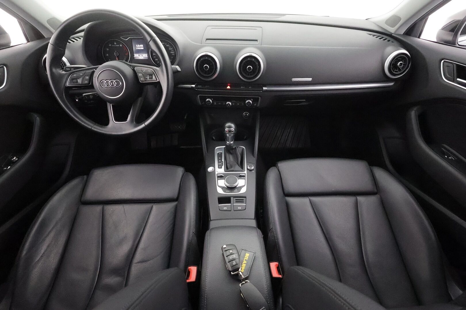 Audi A3 2019 Sportback Pro Business Sport 30 TFSI 85 kW S tronic - | ACC | Nahkaverhoilu | Sporttipenkit | Audi Sound System | LED | Keyless | Apple & Android | Pre Sense | Suomiauto | 2x renkaat aluin | 