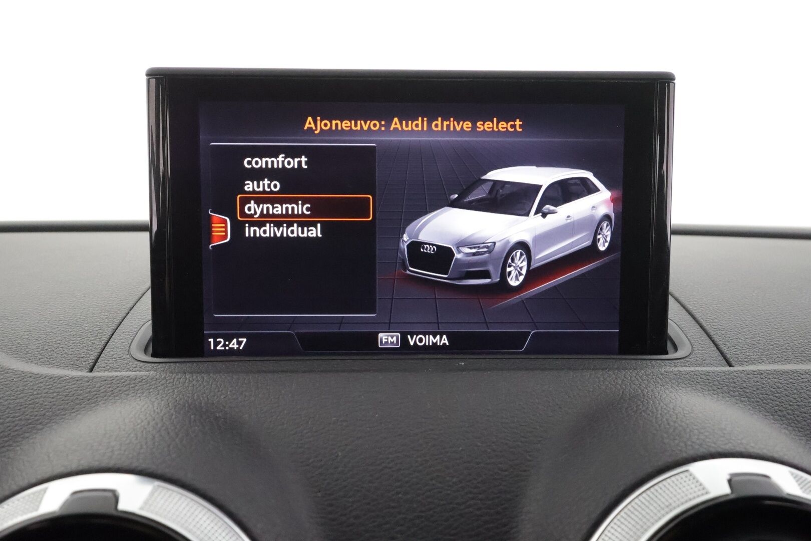 Audi A3 2019 Sportback Pro Business Sport 30 TFSI 85 kW S tronic - | ACC | Nahkaverhoilu | Sporttipenkit | Audi Sound System | LED | Keyless | Apple & Android | Pre Sense | Suomiauto | 2x renkaat aluin | 