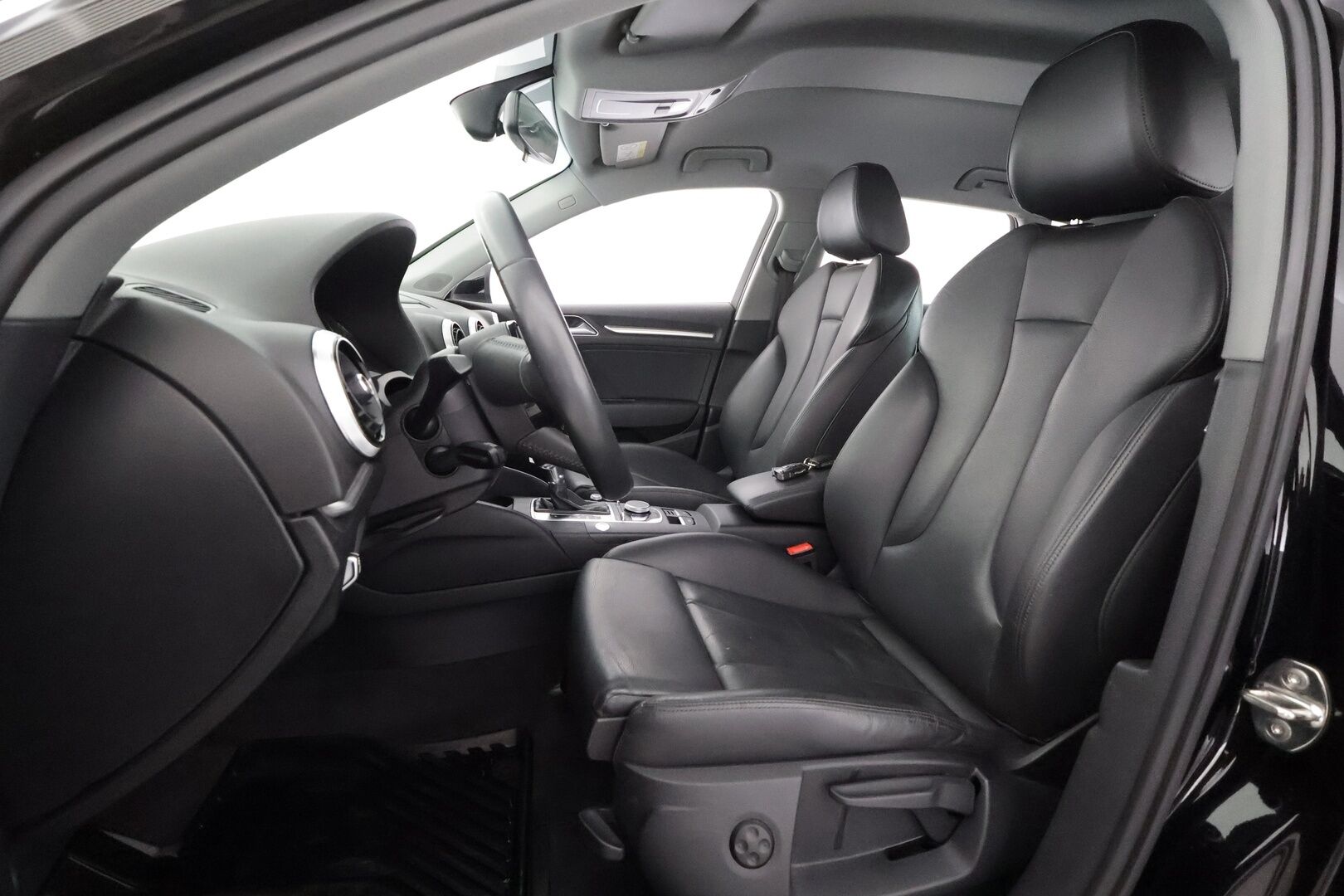 Audi A3 2019 Sportback Pro Business Sport 30 TFSI 85 kW S tronic - | ACC | Nahkaverhoilu | Sporttipenkit | Audi Sound System | LED | Keyless | Apple & Android | Pre Sense | Suomiauto | 2x renkaat aluin | 