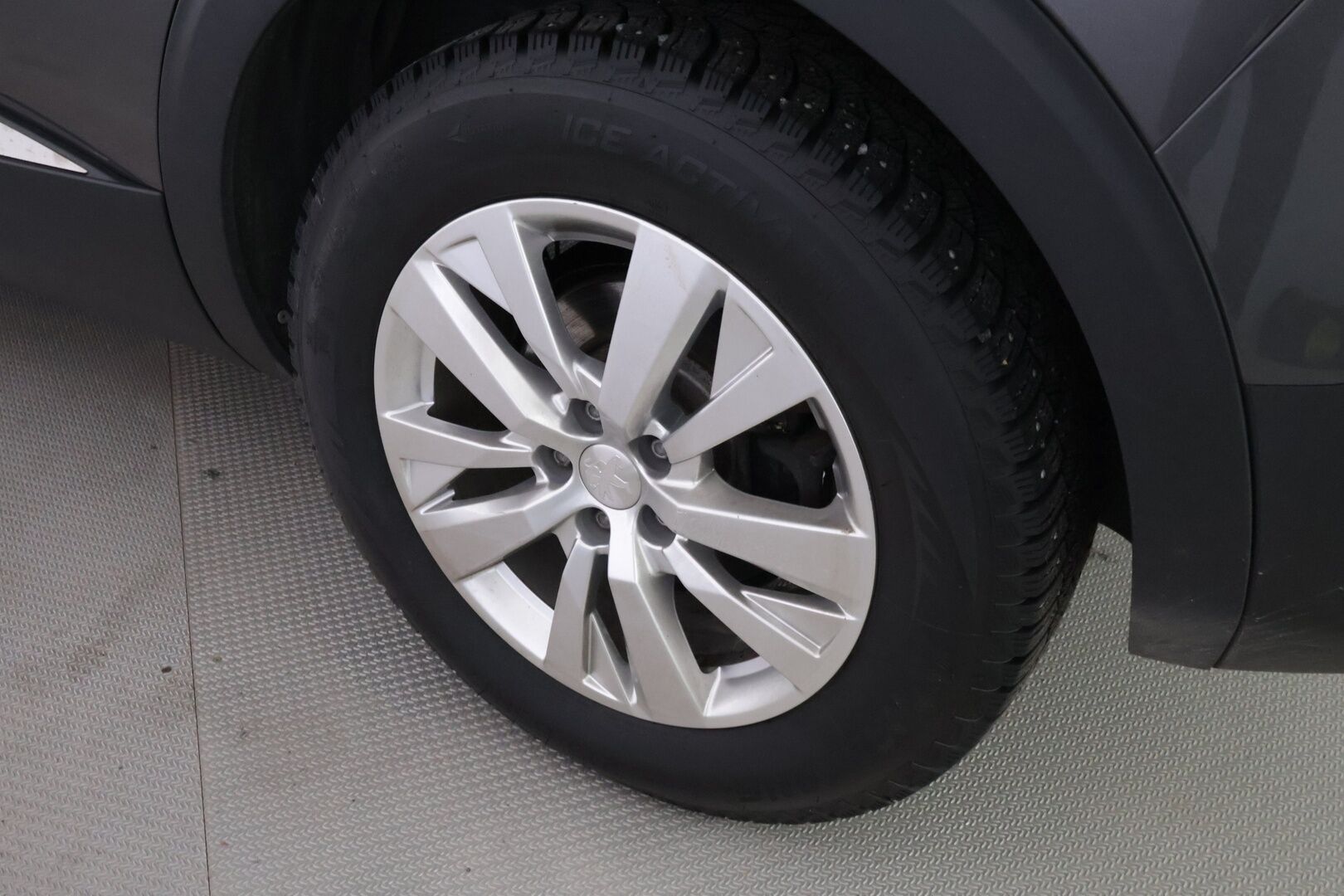 Peugeot 5008 2019 Allure PureTech 130 EAT8-automaatti * 7P / Ambient / Vakkari / CarPlay / Lohko+ sisä * - * Jakopää tehty! / Tilava / Juuri Huollettu! *