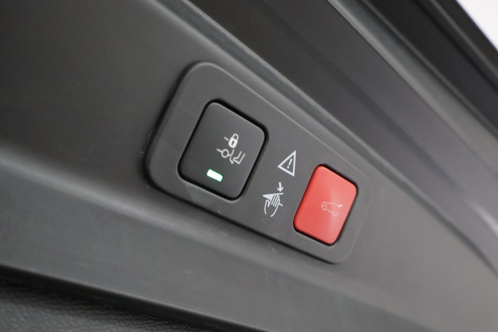 Peugeot 5008 2019 Allure PureTech 130 EAT8-automaatti * 7P / Ambient / Vakkari / CarPlay / Lohko+ sisä * - * Jakopää tehty! / Tilava / Juuri Huollettu! *