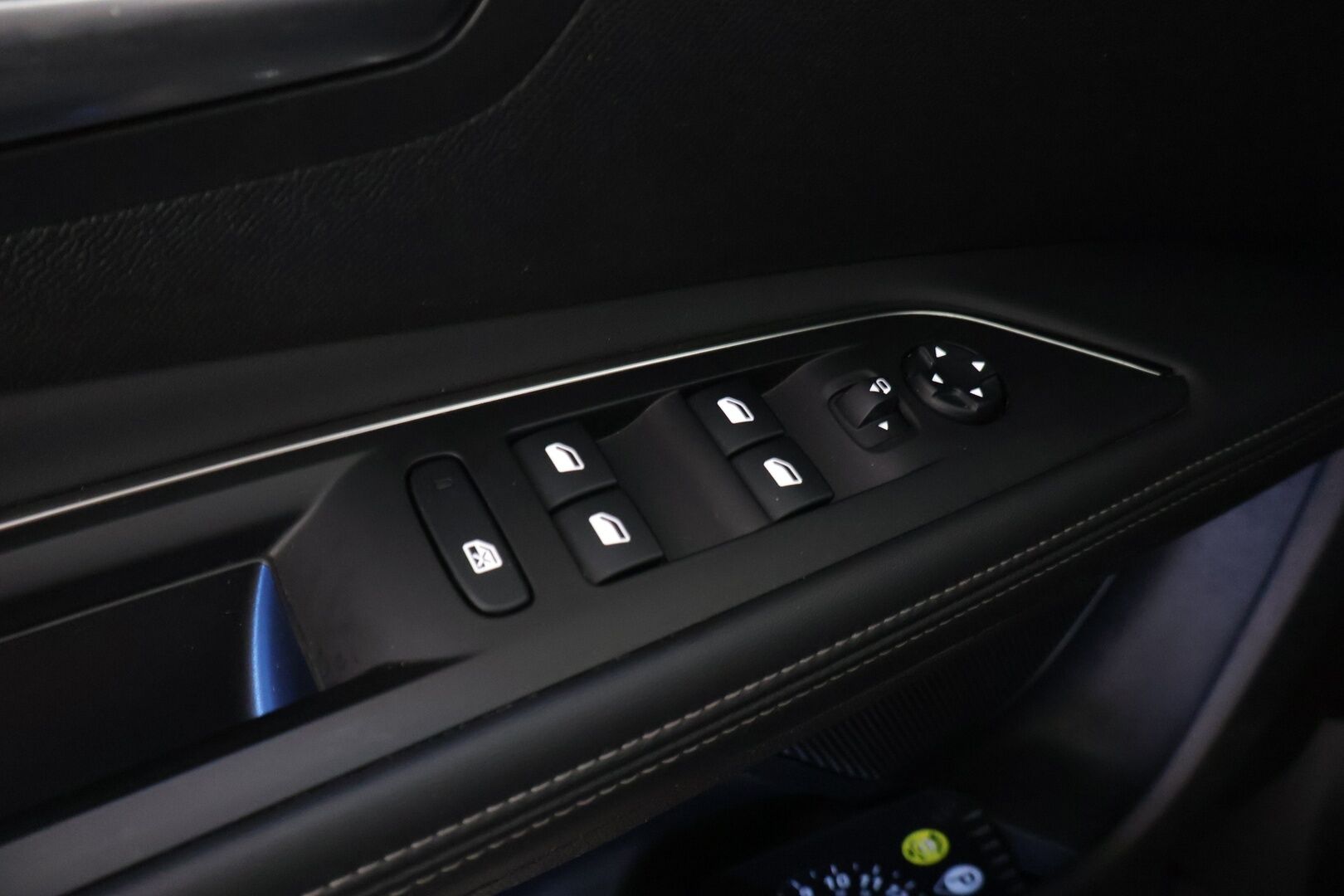 Peugeot 5008 2019 Allure PureTech 130 EAT8-automaatti * 7P / Ambient / Vakkari / CarPlay / Lohko+ sisä * - * Jakopää tehty! / Tilava / Juuri Huollettu! *