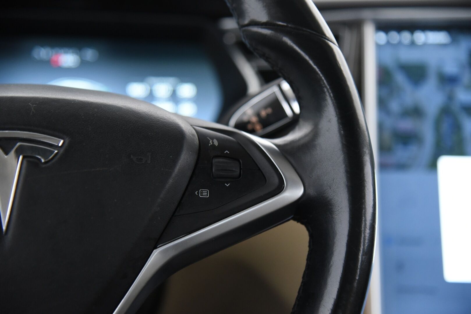 Tesla Model S 2014 P 85 / YritysOutlet - Myydään vain yrityksille - Ilmaiset supercharget / Tämä auto myydään YritysOutlet -valikoimasta vain yritykselle