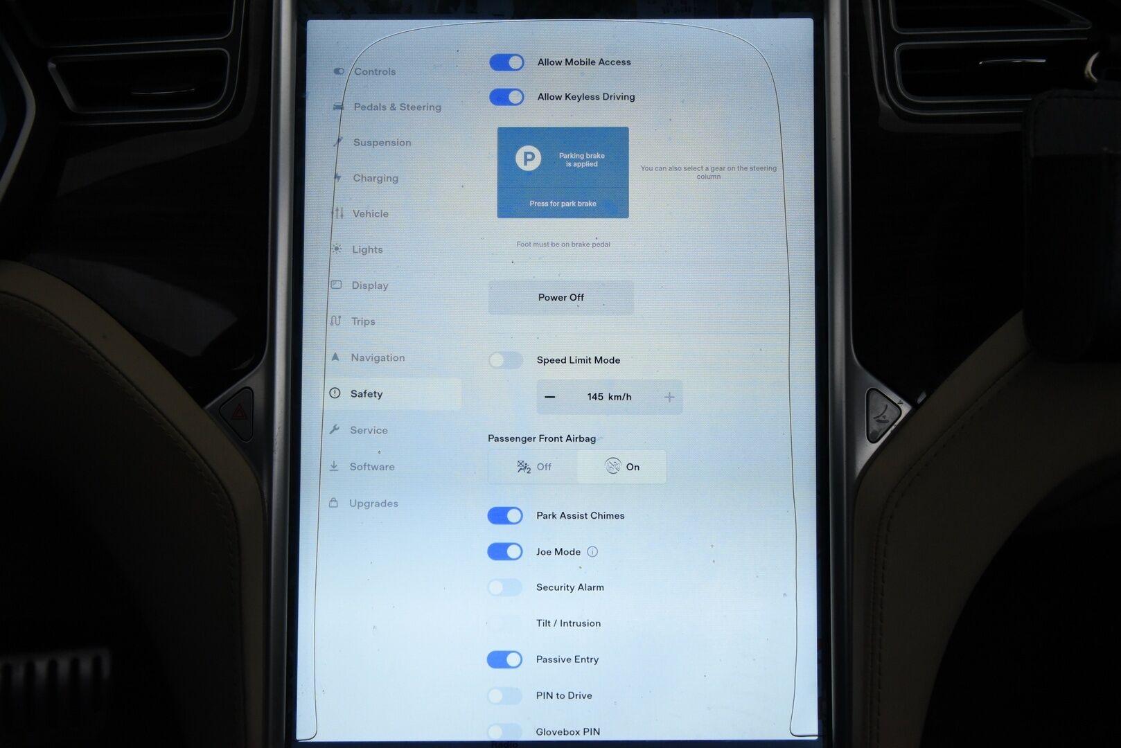 Tesla Model S 2014 P 85 / YritysOutlet - Myydään vain yrityksille - Ilmaiset supercharget / Tämä auto myydään YritysOutlet -valikoimasta vain yritykselle