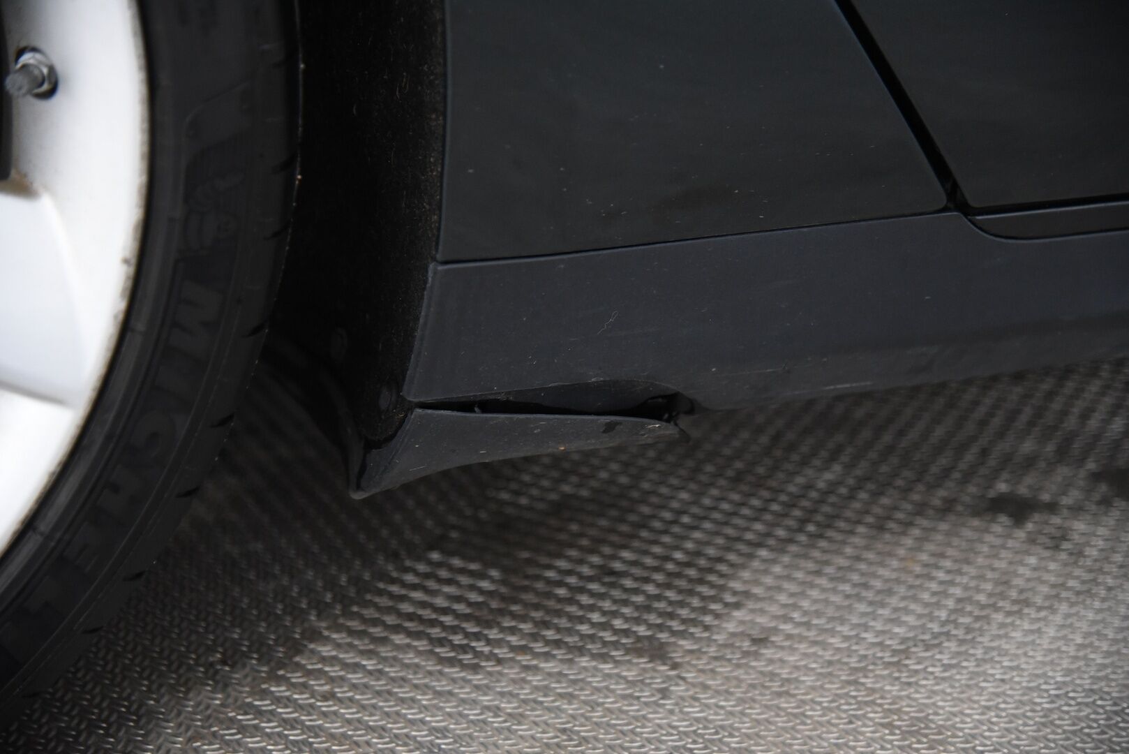 Tesla Model S 2014 P 85 / YritysOutlet - Myydään vain yrityksille - Ilmaiset supercharget / Tämä auto myydään YritysOutlet -valikoimasta vain yritykselle