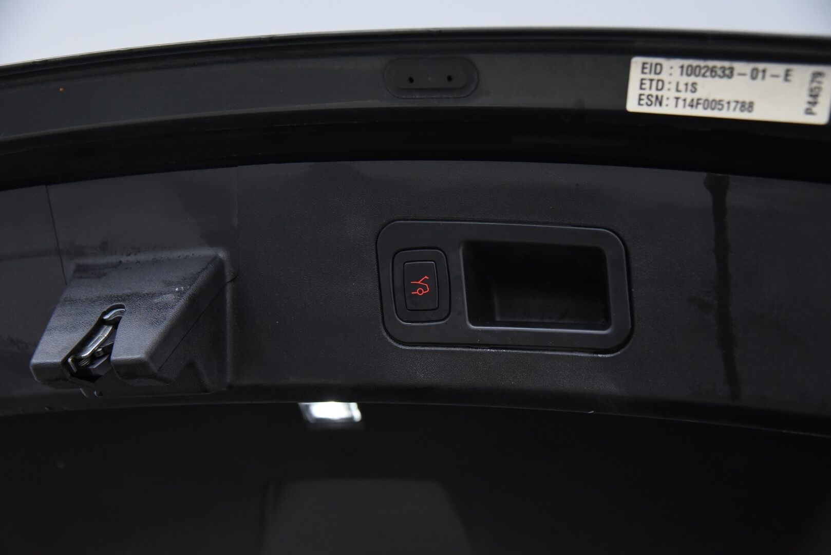 Tesla Model S 2014 P 85 / YritysOutlet - Myydään vain yrityksille - Ilmaiset supercharget / Tämä auto myydään YritysOutlet -valikoimasta vain yritykselle