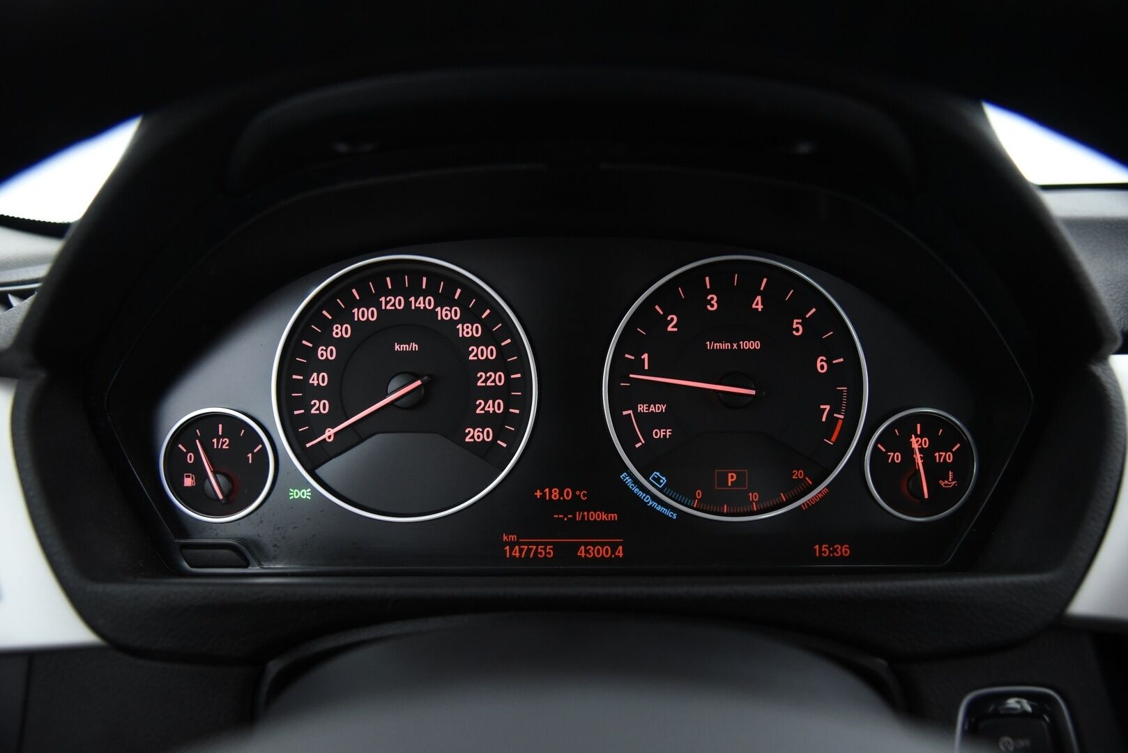 BMW 320 2019 F31 Touring 320i xDrive Limited Edition / 1-om. Suomi-auto / Sporttipenkit / Nahkasisusta / LED / Vakkari / - Merkkihuollettu / Todella siisti / Sähkökontti
