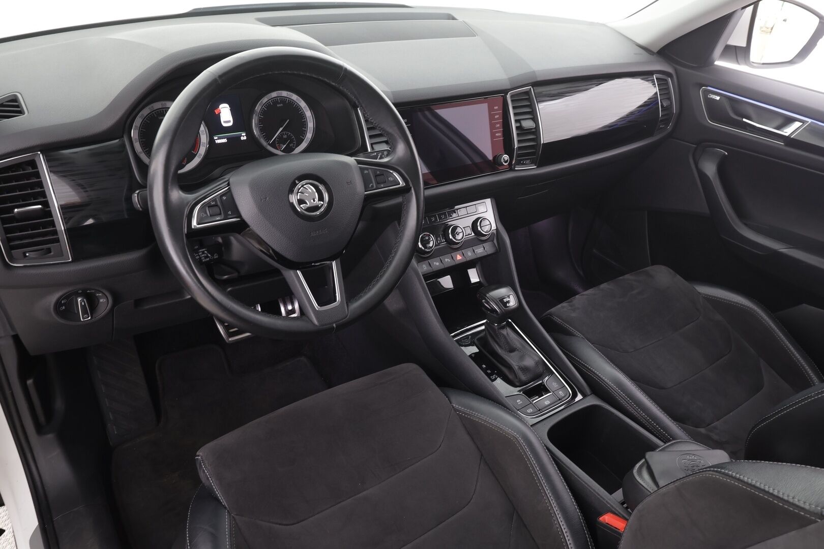 Skoda Kodiaq 2017 2,0 TDI 190 4x4 Style DSG * ACC / Webasto / Koukku / LED / Canton / P.Kamera / Puolinahat / Keyless * - Kahdet renkaat