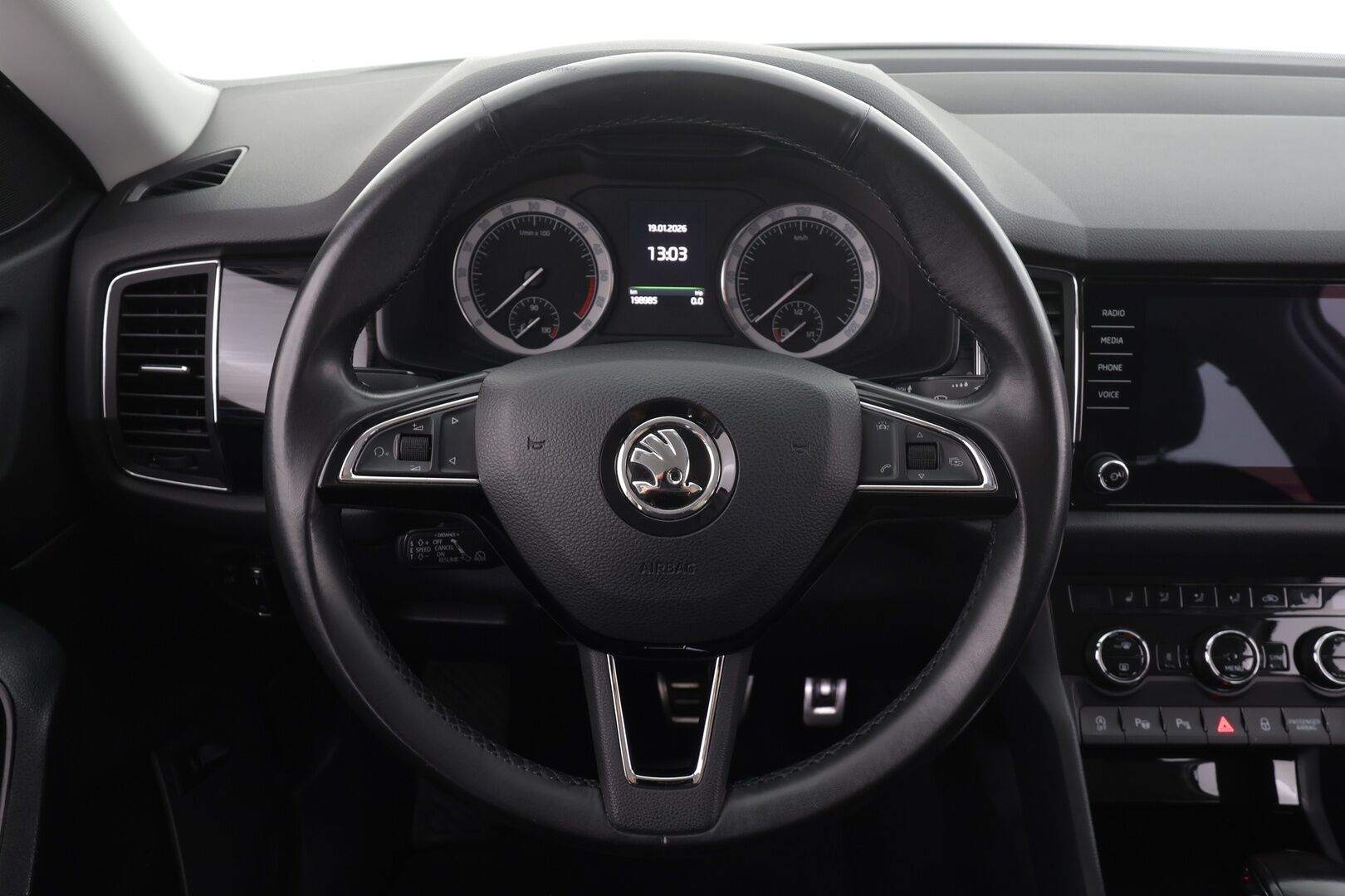 Skoda Kodiaq 2017 2,0 TDI 190 4x4 Style DSG * ACC / Webasto / Koukku / LED / Canton / P.Kamera / Puolinahat / Keyless * - Kahdet renkaat