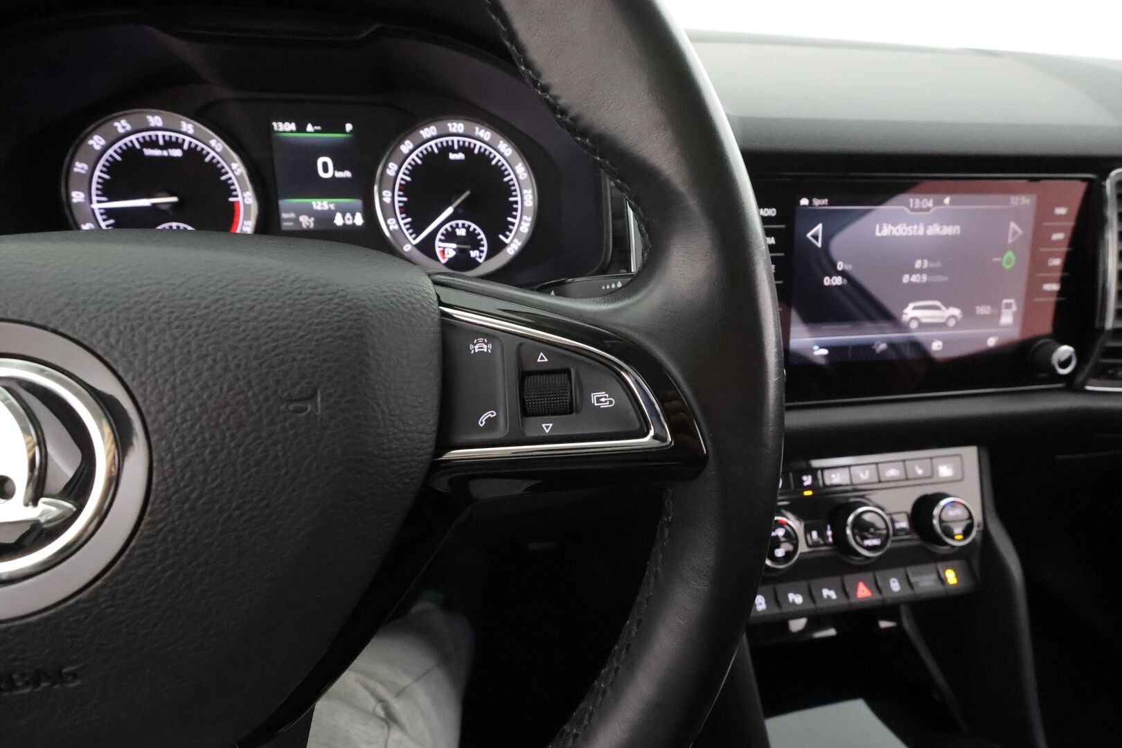 Skoda Kodiaq 2017 2,0 TDI 190 4x4 Style DSG * ACC / Webasto / Koukku / LED / Canton / P.Kamera / Puolinahat / Keyless * - Kahdet renkaat