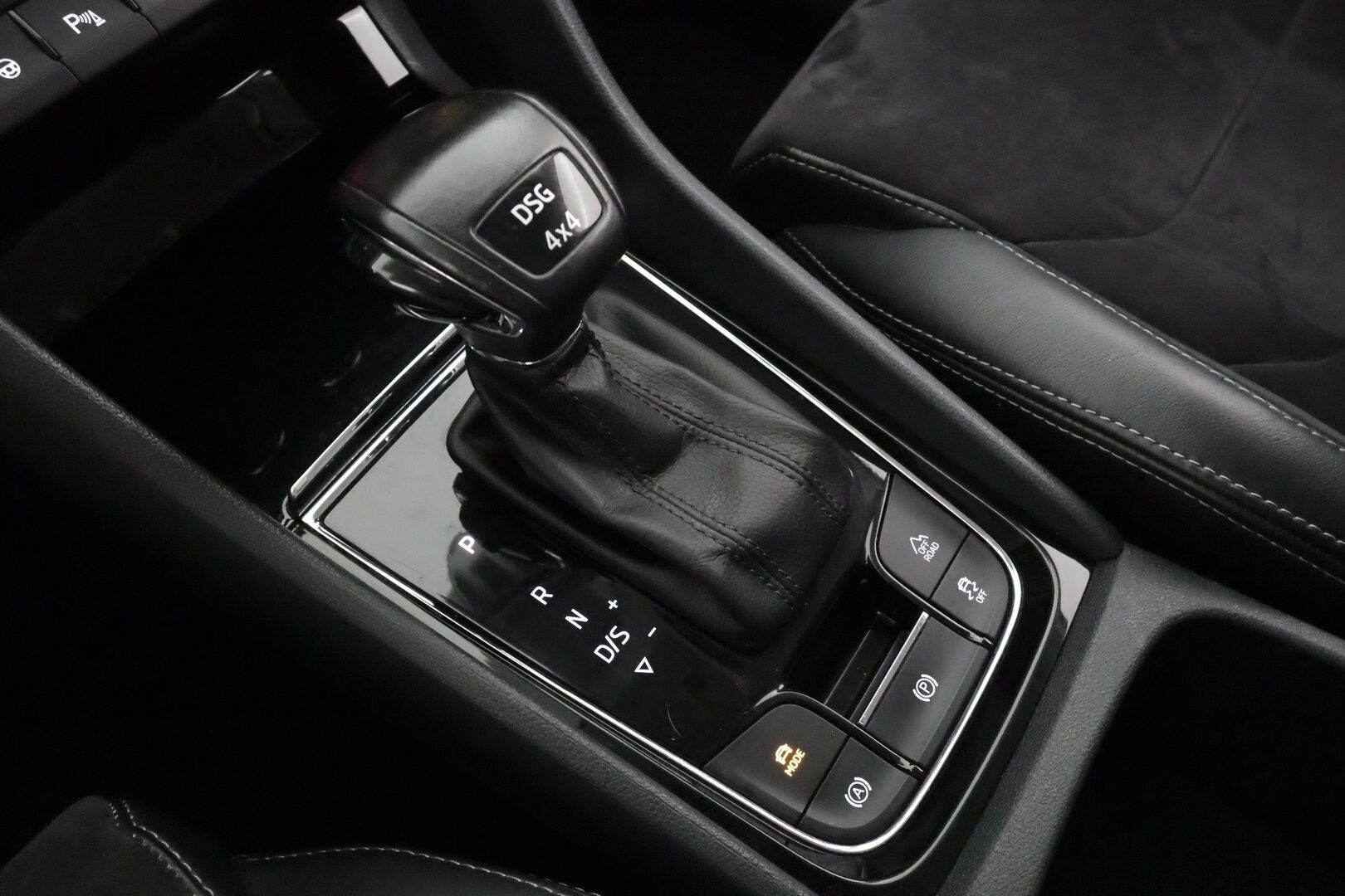 Skoda Kodiaq 2017 2,0 TDI 190 4x4 Style DSG * ACC / Webasto / Koukku / LED / Canton / P.Kamera / Puolinahat / Keyless * - Kahdet renkaat