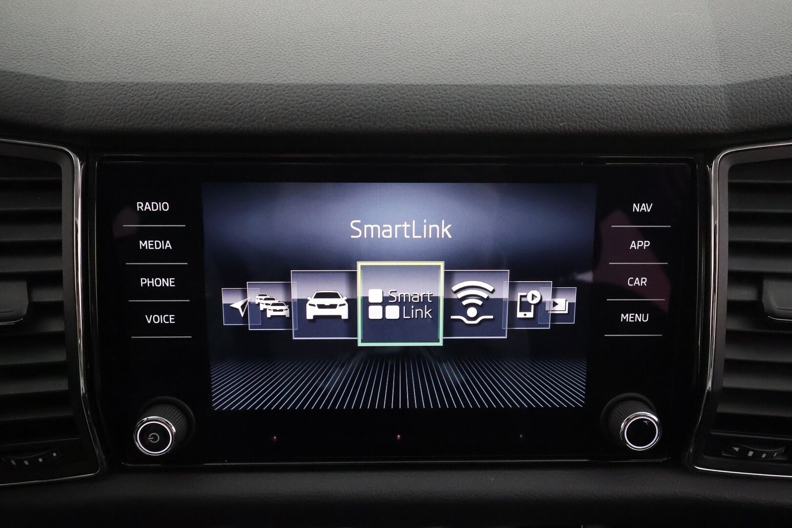 Skoda Kodiaq 2017 2,0 TDI 190 4x4 Style DSG * ACC / Webasto / Koukku / LED / Canton / P.Kamera / Puolinahat / Keyless * - Kahdet renkaat