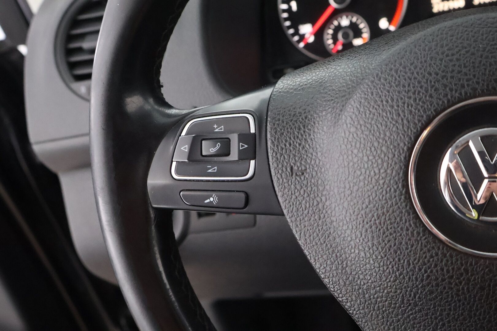 Volkswagen Caddy 2012 2,0 TDI 81 kW 4MOTION Comfortline - ALV / Webasto / Nahkasisusta / Koukku / Vakkari!