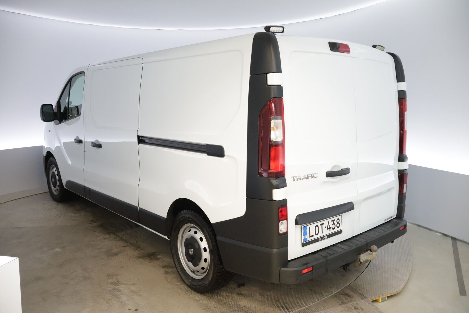 Renault Trafic 2019 dCi 125 TwinTurbo L2H1 6,0 m3 *Eber / Peruutuskamera / Pariovet / Läpijuostava / Vetokoukku / Suomi-auto* - 2.OM Suomi-auto / Lisälämmitin - HULLUT AVAJAISHULINAT KORKOTARJOUS 3,29 %