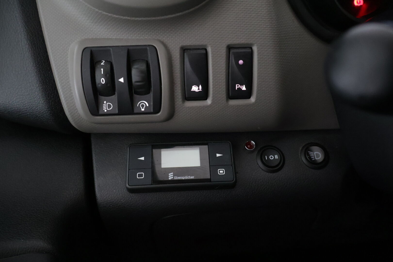 Renault Trafic 2019 dCi 125 TwinTurbo L2H1 6,0 m3 *Eber / Peruutuskamera / Pariovet / Läpijuostava / Vetokoukku / Suomi-auto* - 2.OM Suomi-auto / Lisälämmitin - HULLUT AVAJAISHULINAT KORKOTARJOUS 3,29 %