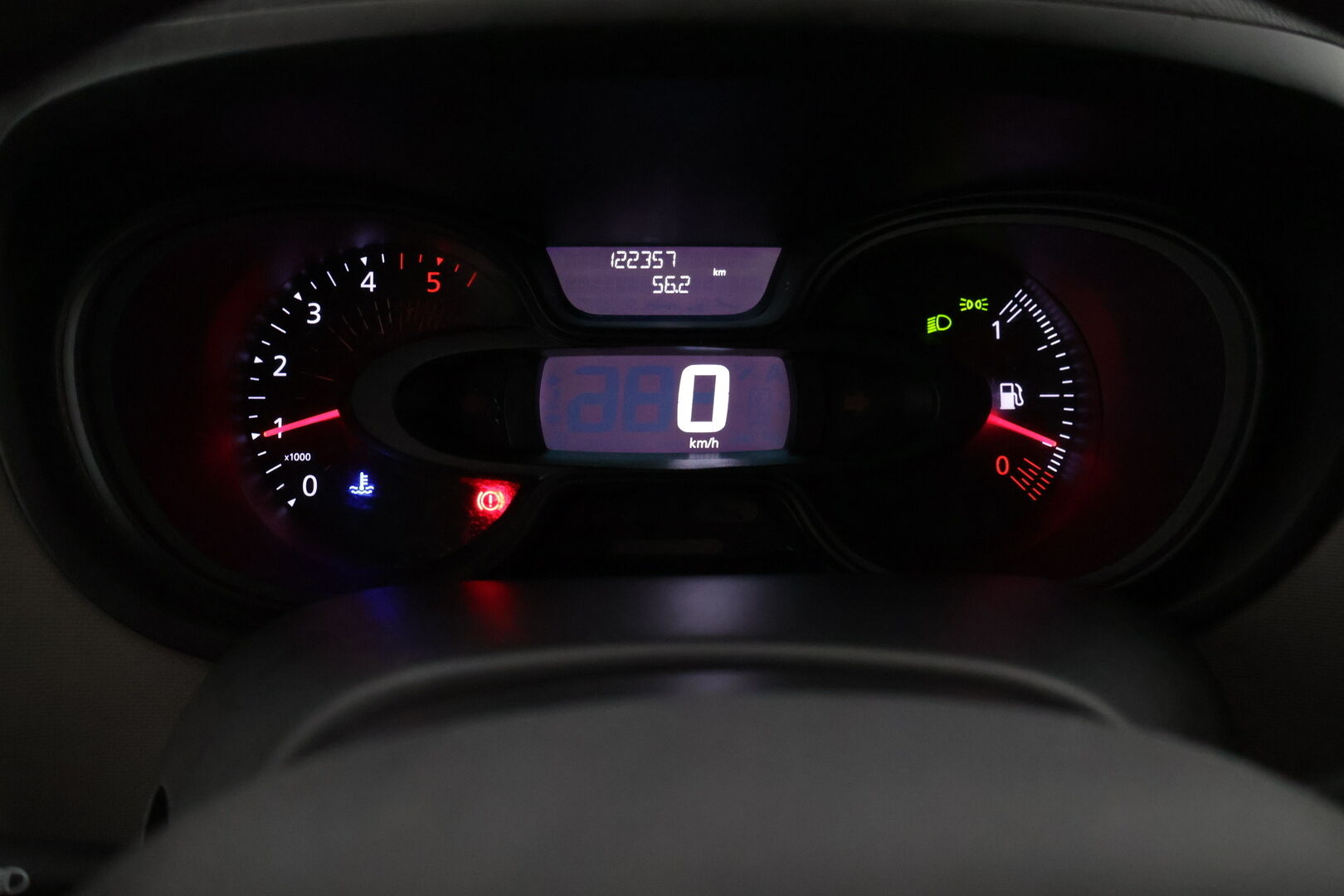 Renault Trafic 2019 dCi 125 TwinTurbo L2H1 6,0 m3 *Eber / Peruutuskamera / Pariovet / Läpijuostava / Vetokoukku / Suomi-auto* - 2.OM Suomi-auto / Lisälämmitin - HULLUT AVAJAISHULINAT KORKOTARJOUS 3,29 %