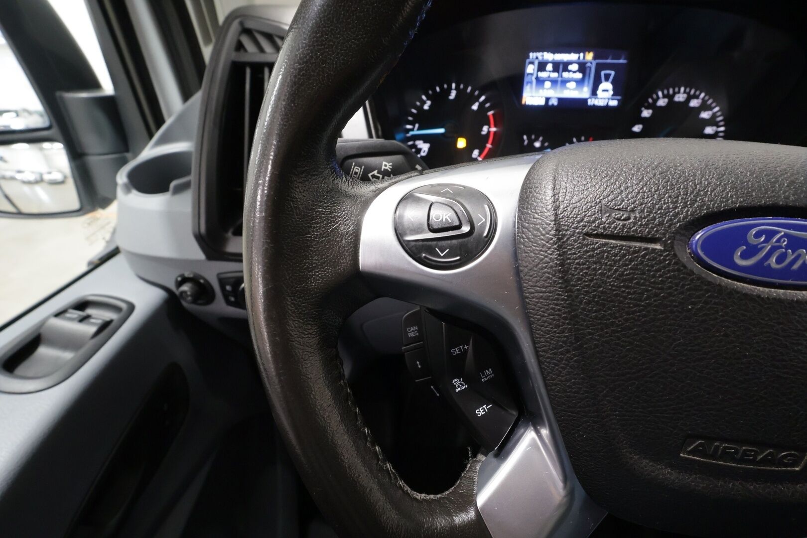 Ford Transit 2019 350 2,0 TDCi 170 hv A6 Etuveto Trend L3H2 * Webasto / Koukku / ACC / Kaistavahti / Lämmitettävä Tuulilasi / Ilmastointi * - Suomi-auto / Kahdet renkaat