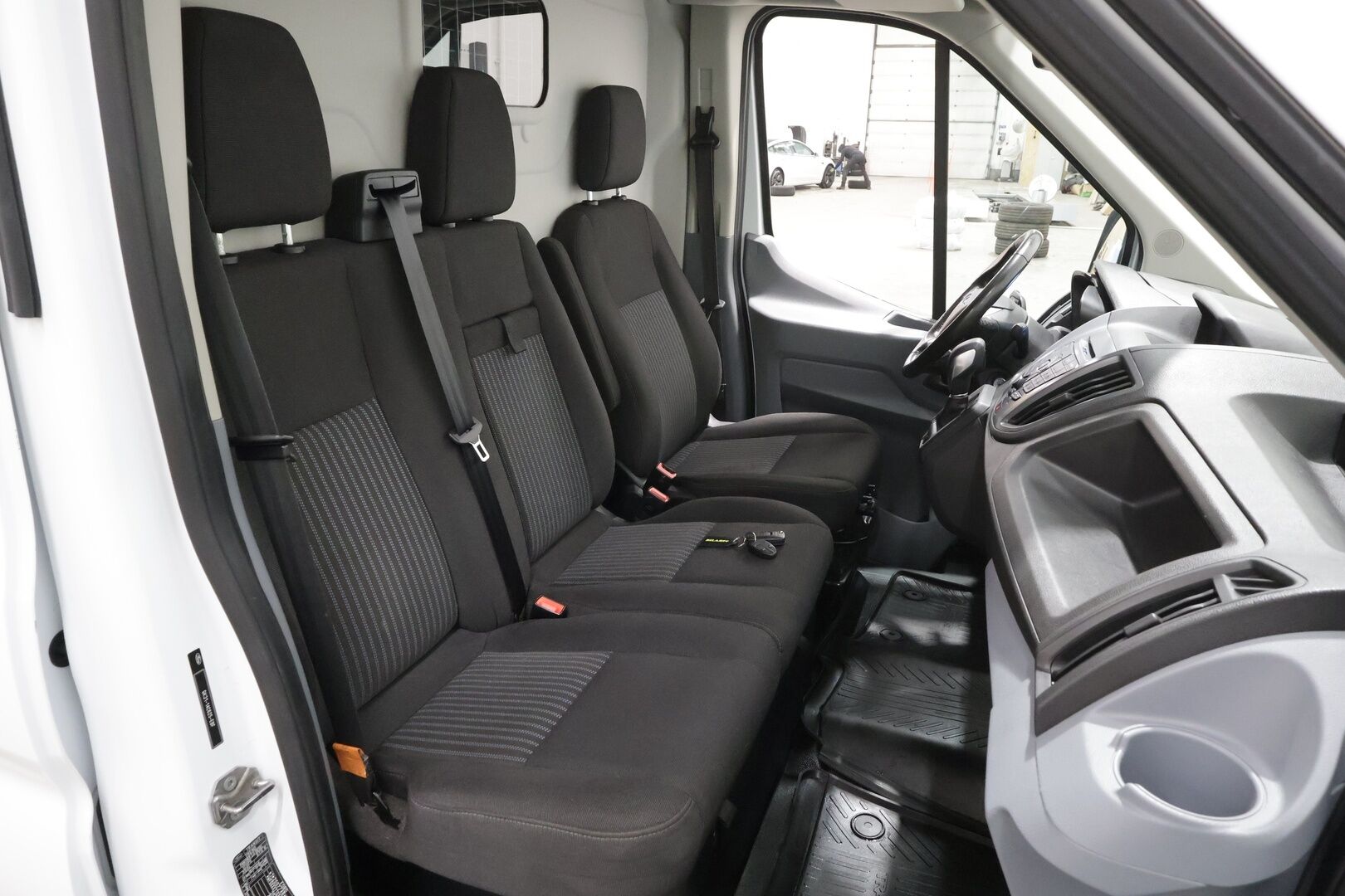 Ford Transit 2019 350 2,0 TDCi 170 hv A6 Etuveto Trend L3H2 * Webasto / Koukku / ACC / Kaistavahti / Lämmitettävä Tuulilasi / Ilmastointi * - Suomi-auto / Kahdet renkaat