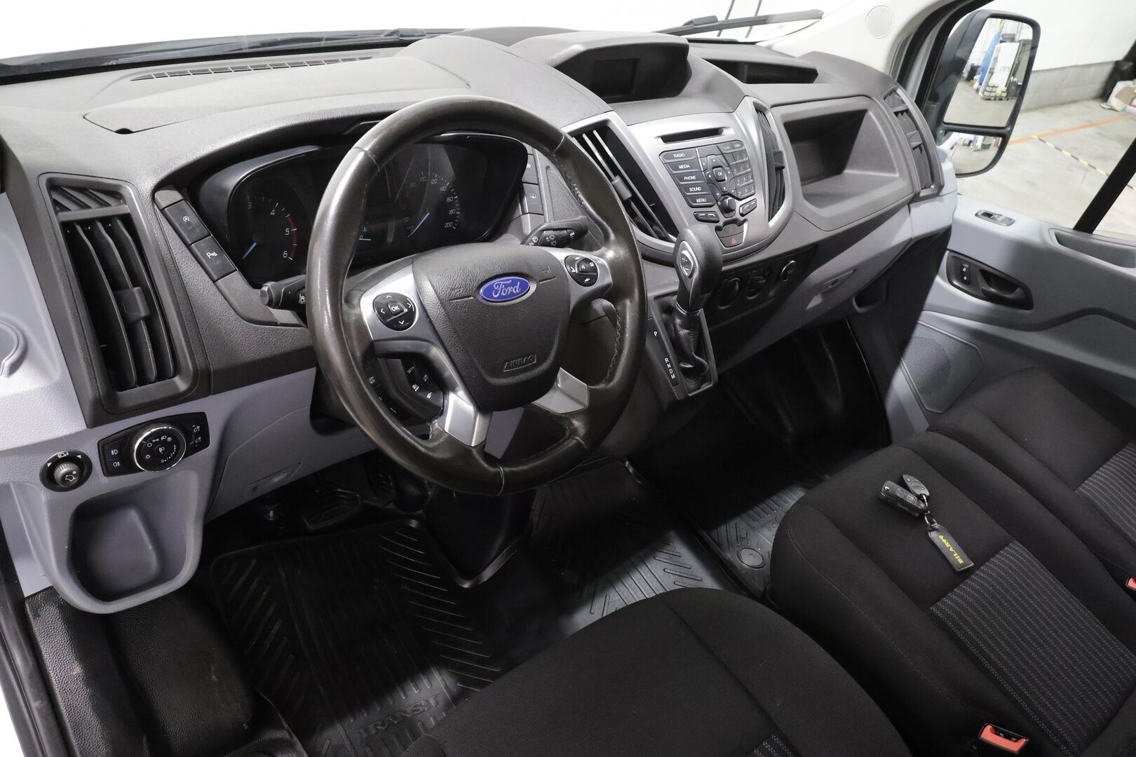 Ford Transit 2019 350 2,0 TDCi 170 hv A6 Etuveto Trend L3H2 * Webasto / Koukku / ACC / Kaistavahti / Lämmitettävä Tuulilasi / Ilmastointi * - Suomi-auto / Kahdet renkaat