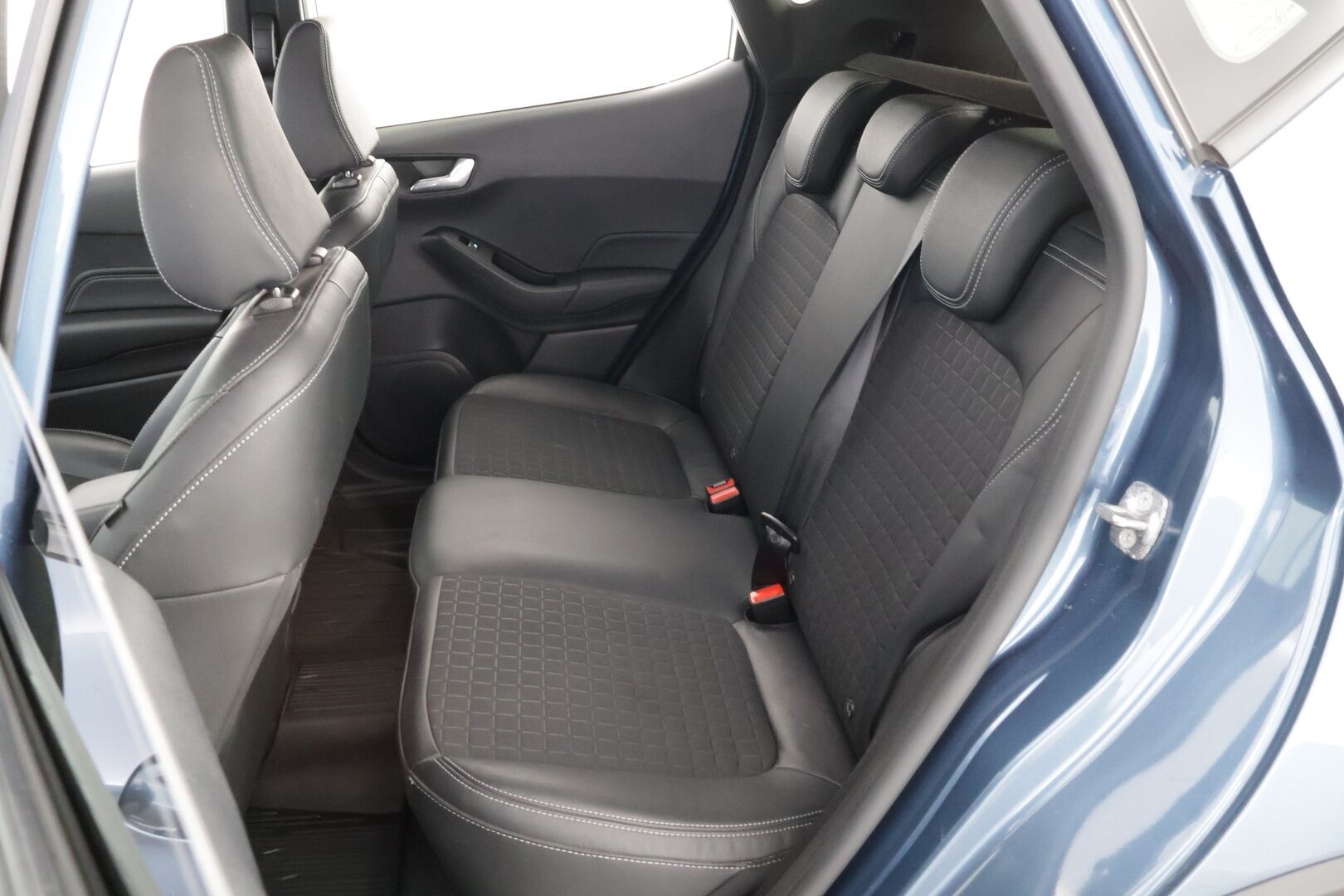 Ford Fiesta 2019 1,0 EcoBoost 125hv M6 Active III 5-ovinen * Bang&Olufsen / Vetokoukku / Peruutuskamera / Lohko & Sisäpistoke / Navi / Vakkari - Suomiauto / Lämpölasi / Huippuvarusteet!