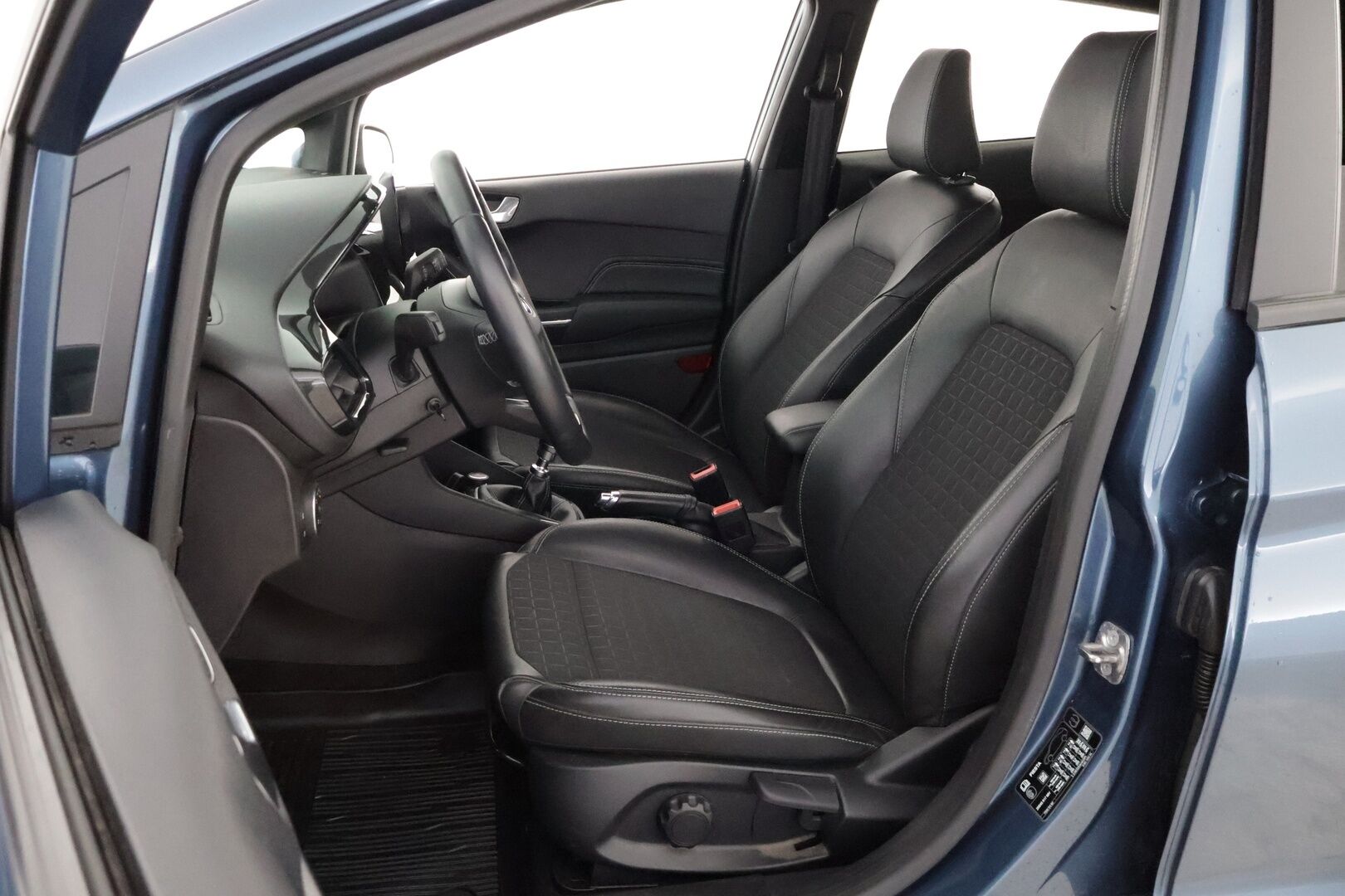 Ford Fiesta 2019 1,0 EcoBoost 125hv M6 Active III 5-ovinen * Bang&Olufsen / Vetokoukku / Peruutuskamera / Lohko & Sisäpistoke / Navi / Vakkari - Suomiauto / Lämpölasi / Huippuvarusteet!