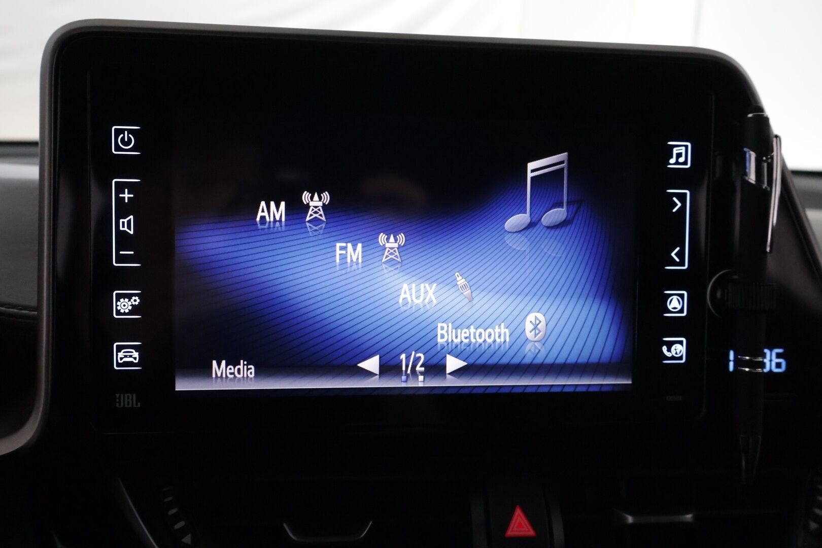 Toyota C-HR 2017 1.8 Hybrid Premium Business - ACC | JBL | Kaistavahti | Keyless | P.Kamera | Ratinlämmitin | Puolnahat | Kahdet renkaat ja vanteet