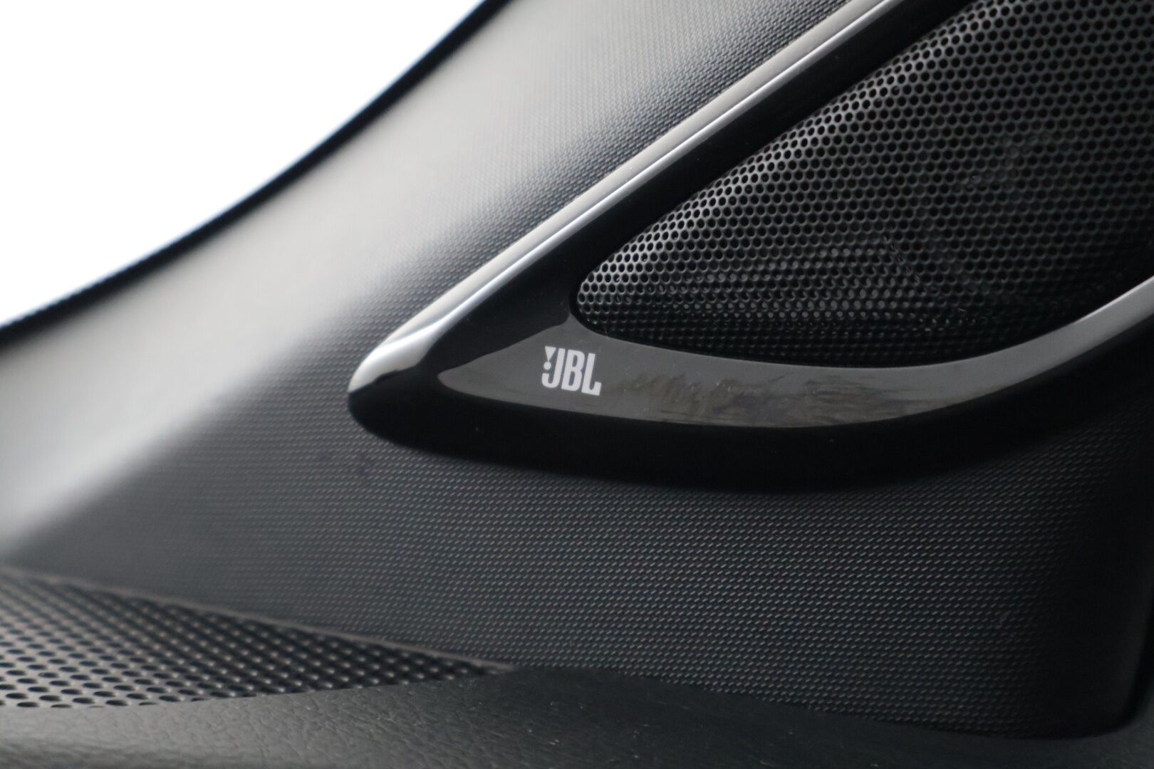 Toyota C-HR 2017 1.8 Hybrid Premium Business - ACC | JBL | Kaistavahti | Keyless | P.Kamera | Ratinlämmitin | Puolnahat | Kahdet renkaat ja vanteet
