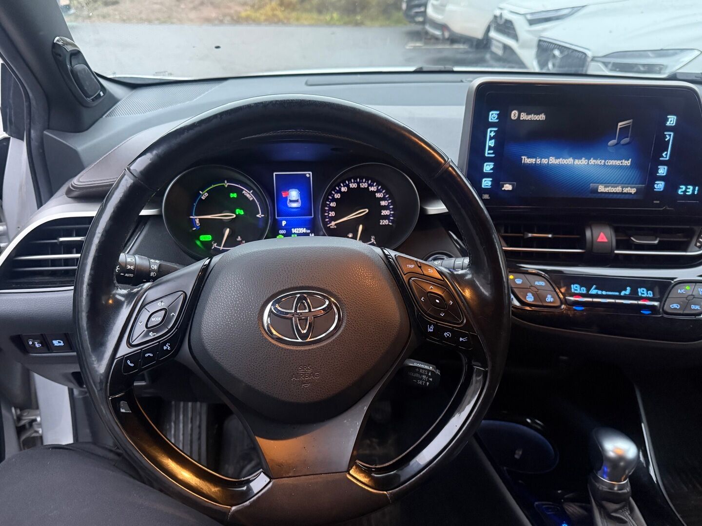 Toyota C-HR 2017 1.8 Hybrid Premium Business ** Adapt.vak / JBL / Kaistavahti / Osa-nahat / KeyLessGo / P-kamera ** - HULLUT BLACKWEEK JATKOT - KORKOTARJOUS 2,49%