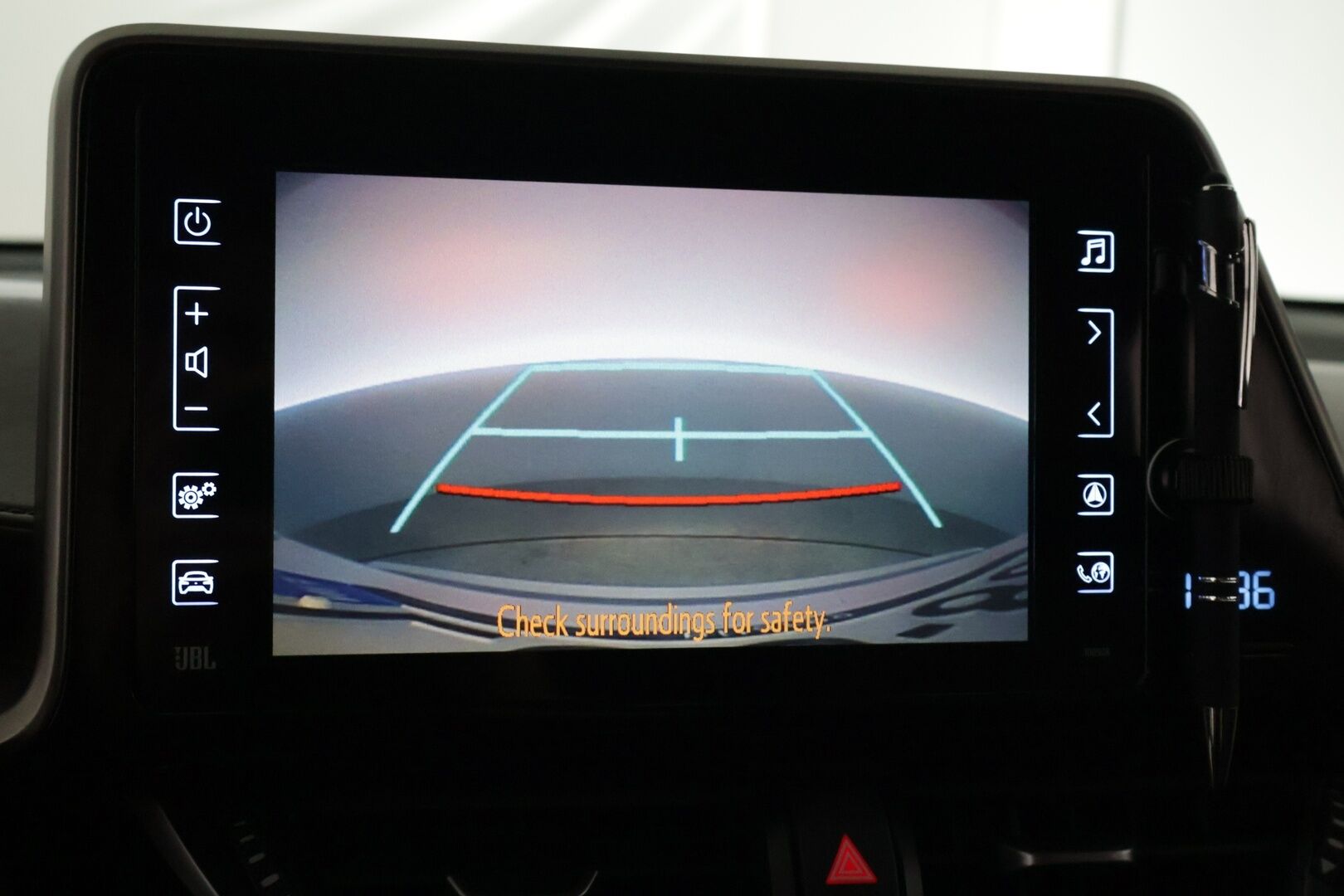 Toyota C-HR 2017 1.8 Hybrid Premium Business - ACC | JBL | Kaistavahti | Keyless | P.Kamera | Ratinlämmitin | Puolnahat | Kahdet renkaat ja vanteet
