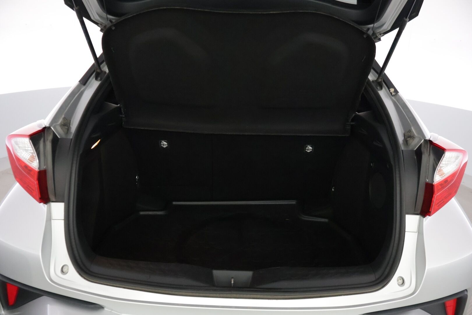 Toyota C-HR 2017 1.8 Hybrid Premium Business - ACC | JBL | Kaistavahti | Keyless | P.Kamera | Kahdet renkaat ja vanteet