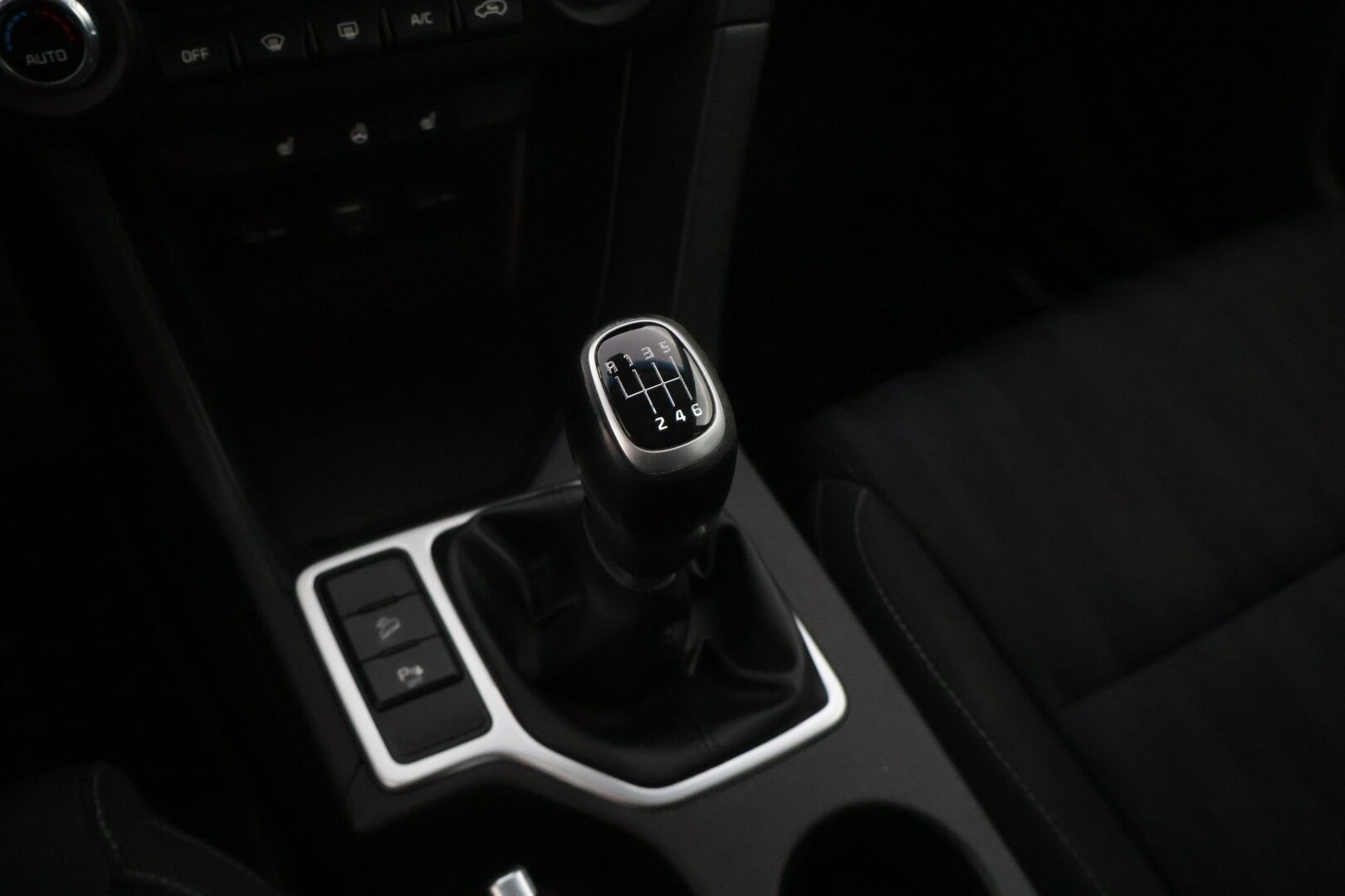 Kia Sportage 2019 1,6 ISG Urban Active EcoDynamics* P-kamera / sisätilanlämmitin / Ratinlämmitin / Apple&Android * - *kahdet hyvät renkaat alumiinivanteilla / hiljattain huollettu / Takuu voimassa 7.5.2026 asti! *