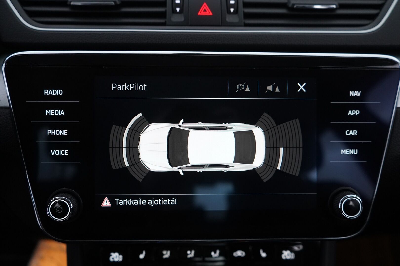 Skoda Superb 2019 1,5 TSI ACT Ambition BusinessLine DSG Autom. *Webasto / Koukku / Sähkökontti / Tutkat / Navi* - Merkkihuollettu / Kahdet vanteet / Seuraava katsastus 12/2026