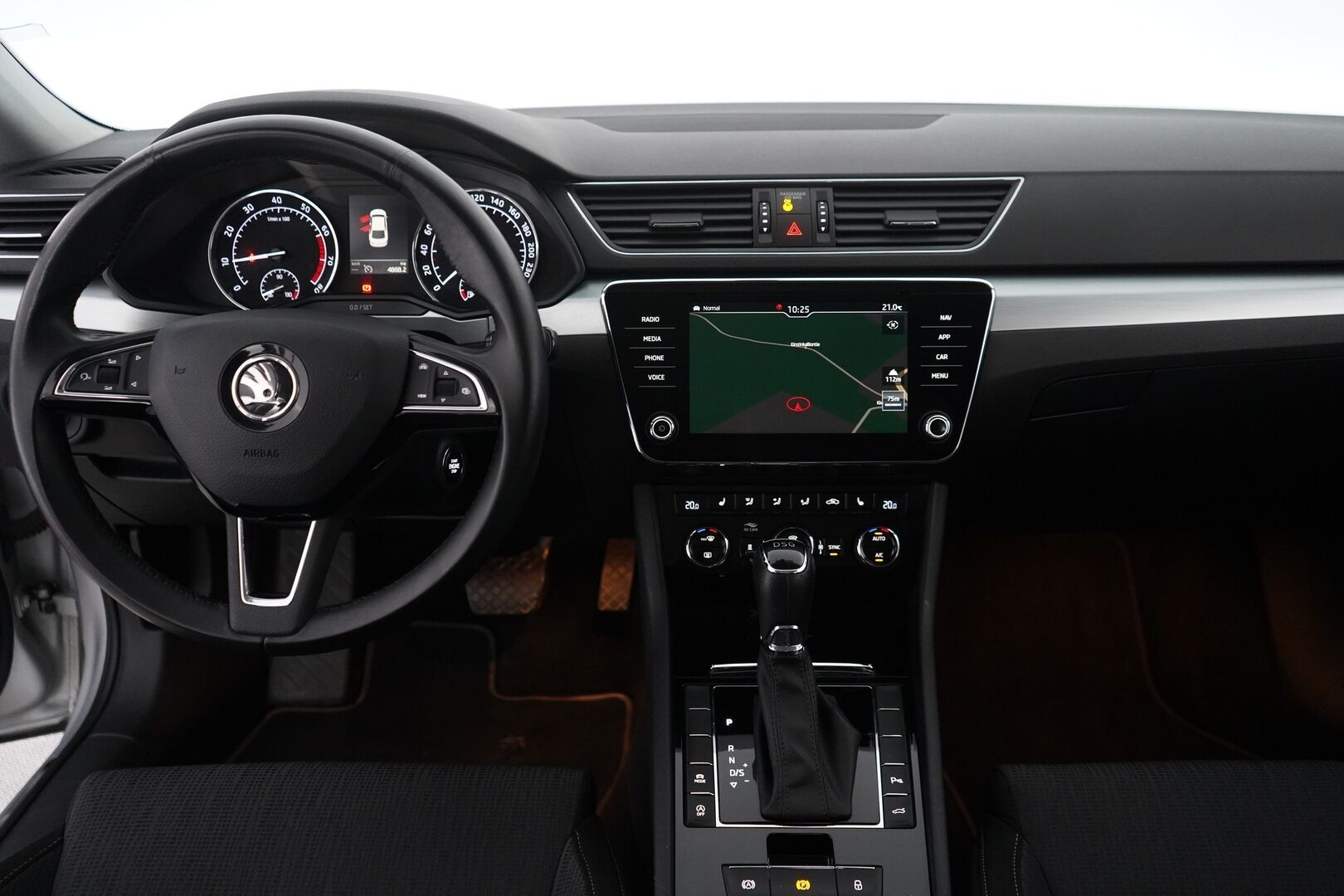Skoda Superb 2019 1,5 TSI ACT Ambition BusinessLine DSG Autom. *Webasto / Koukku / Sähkökontti / Tutkat / Navi* - Merkkihuollettu / Kahdet vanteet / Seuraava katsastus 12/2026