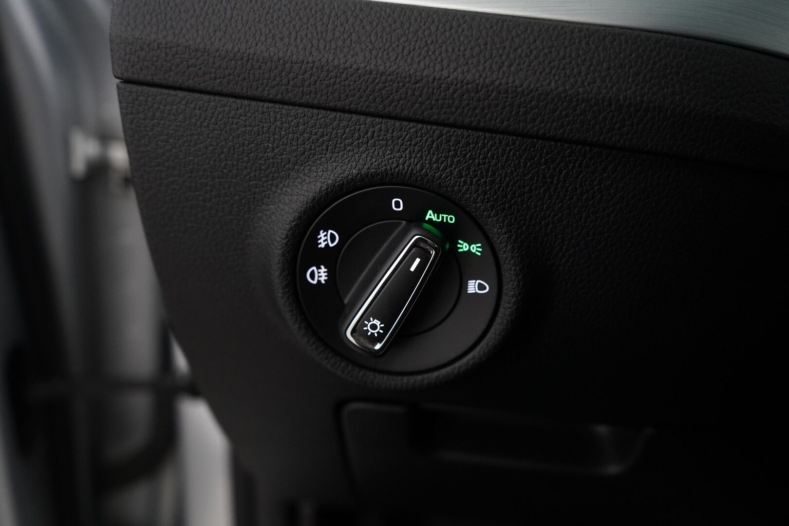 Skoda Superb 2019 1,5 TSI ACT Ambition BusinessLine DSG Autom. *Webasto / Koukku / Sähkökontti / Tutkat / Navi* - Suomi-auto / Merkkihuollettu / Kahdet vanteet / Seuraava katsastus 12/2026
