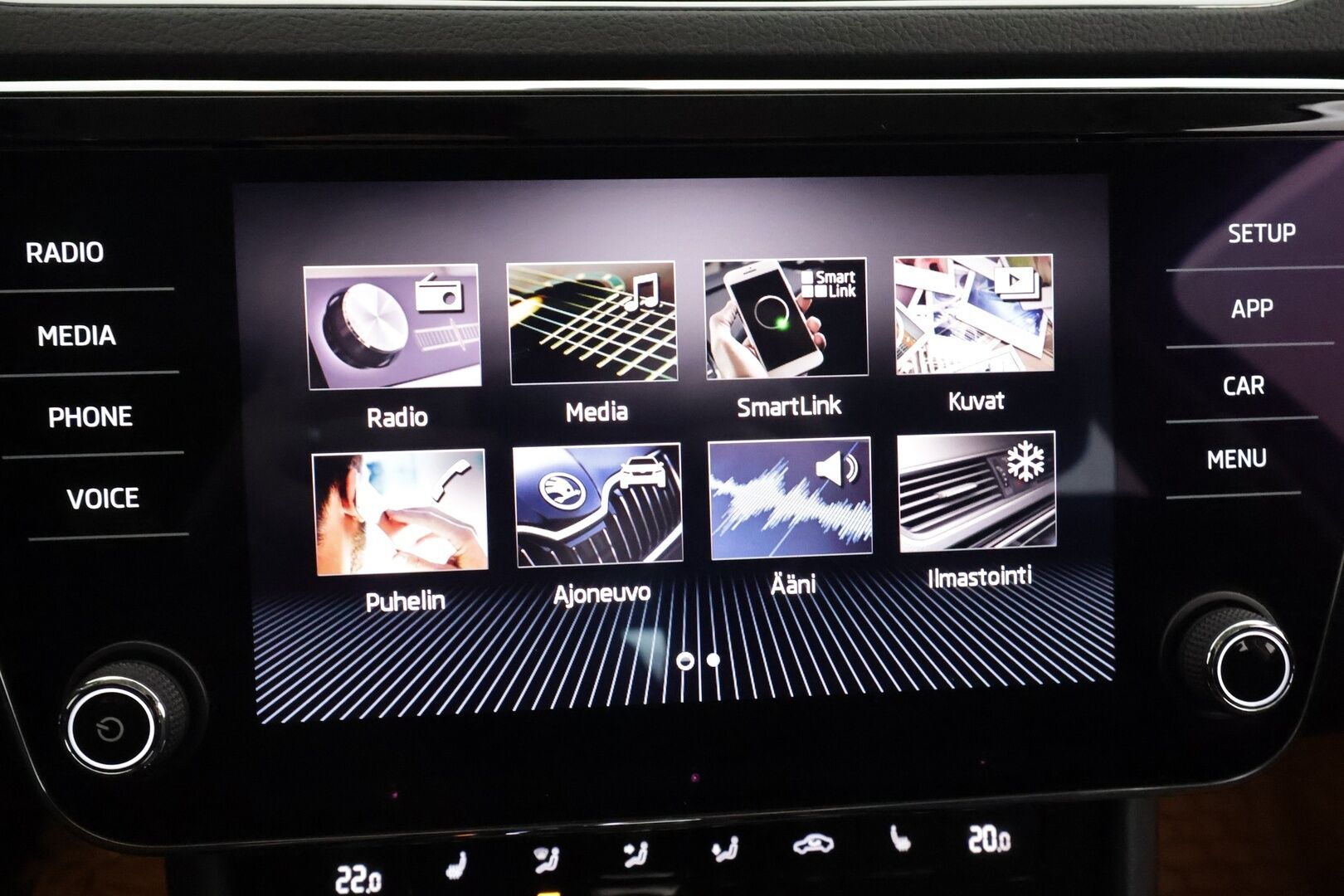 Skoda Superb 2019 Combi 1,5 TSI ACT Ambition BusinessLine DSG * Vakkari / P.tutkat / Koukku / Webasto / KeylessGo * - Suomi-auto / Kahdet renkaat aluvanteilla - HULLU BLACKWEEK KORKOTARJOUS 2,49%