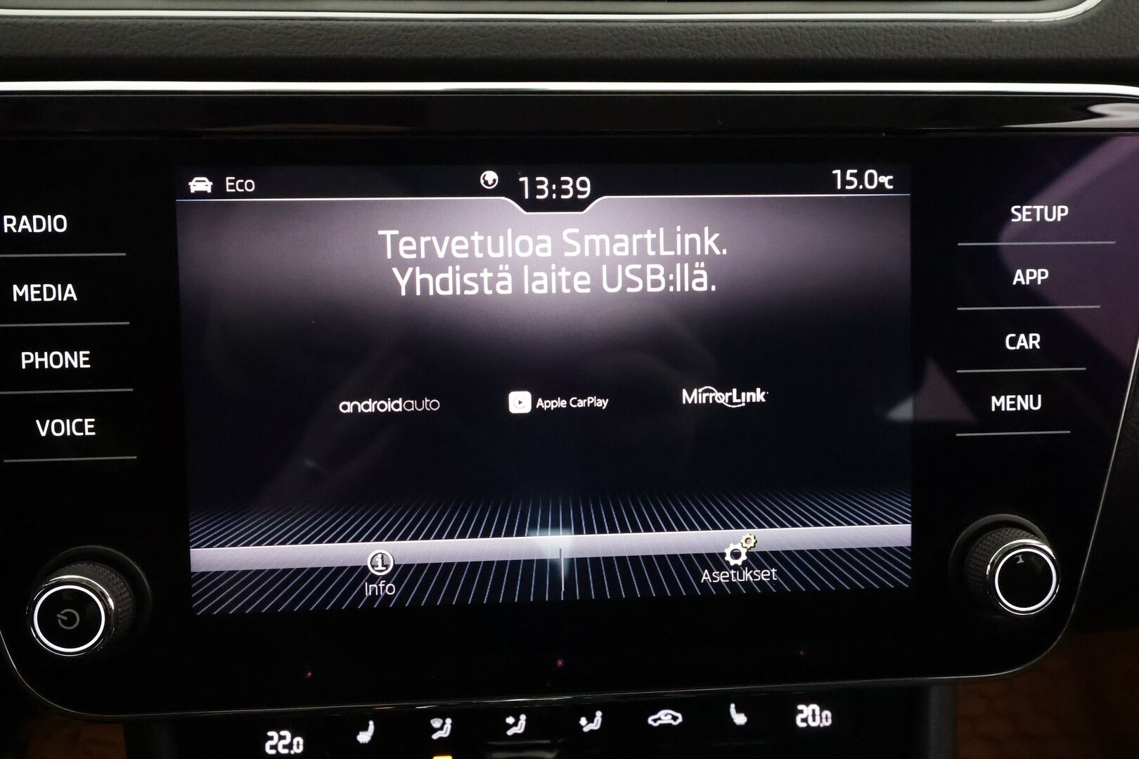 Skoda Superb 2019 Combi 1,5 TSI ACT Ambition BusinessLine DSG * Vakkari / P.tutkat / Koukku / Webasto / KeylessGo * - Suomi-auto / Kahdet renkaat aluvanteilla - HULLU BLACKWEEK KORKOTARJOUS 2,49%