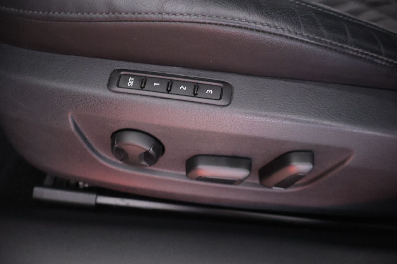 Skoda Superb 2018 Combi 1,5 TSI ACT Style BusinessLine DSG Autom. * ACC / Canton / Webasto / Vetokoukku / P.Kamera ja tutkat / Sähkökontti * - 2x renkaat ja vanteet 