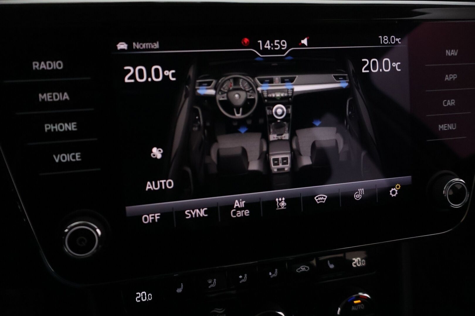 Skoda Superb 2018 Combi 1,5 TSI ACT Style BusinessLine DSG Autom. * ACC / Canton / Webasto / Vetokoukku / P.Kamera ja tutkat / Sähkökontti * - 2x renkaat ja vanteet 