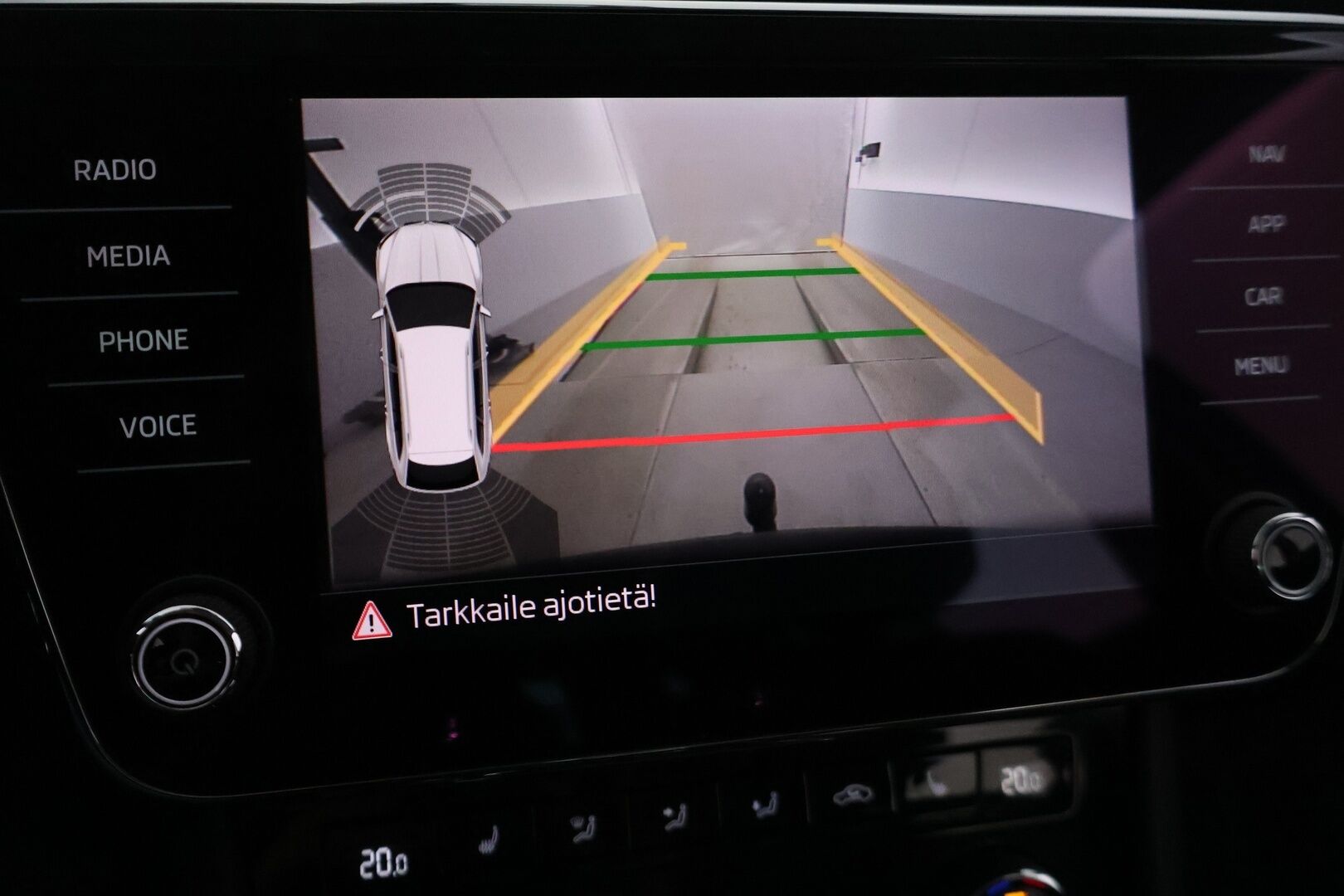 Skoda Superb 2018 Combi 1,5 TSI ACT Style BusinessLine DSG Autom. * ACC / Canton / Webasto / Vetokoukku / P.Kamera ja tutkat / Sähkökontti * - 2x renkaat ja vanteet 