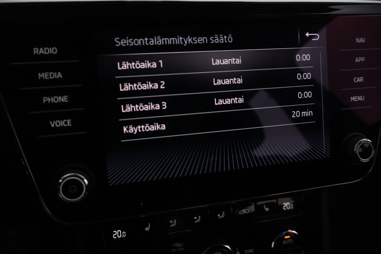 Skoda Superb 2018 Combi 1,5 TSI ACT Style BusinessLine DSG Autom. * ACC / Canton / Webasto / Vetokoukku / P.Kamera ja tutkat / Sähkökontti * - 2x renkaat ja vanteet 