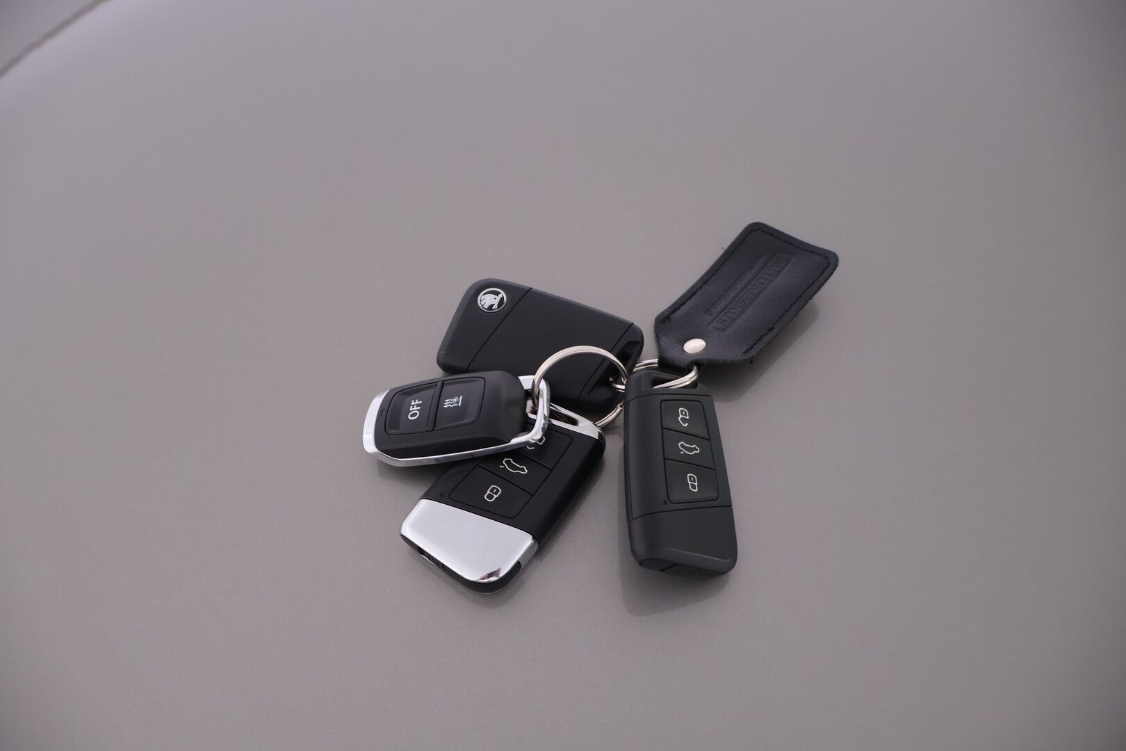 Skoda Superb 2018 Combi 1,5 TSI ACT Style BusinessLine DSG Autom. * ACC / Canton / Webasto / Vetokoukku / P.Kamera ja tutkat / Sähkökontti * - 2x renkaat ja vanteet 