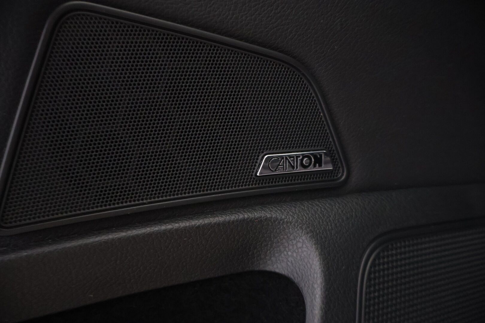 Skoda Superb 2018 Combi 1,5 TSI ACT Style BusinessLine DSG Autom. * ACC / Canton / Webasto / Vetokoukku / P.Kamera ja tutkat / Sähkökontti * - 2x renkaat ja vanteet 