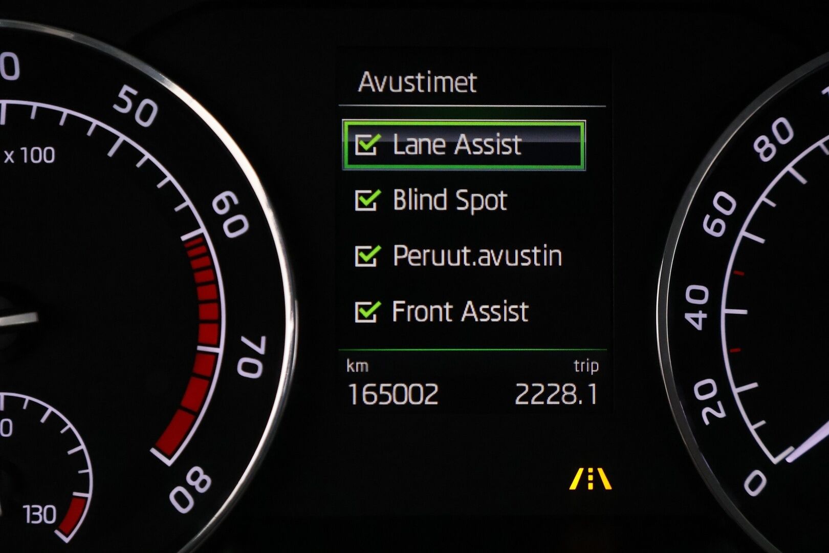 Skoda Superb 2018 Combi 1,5 TSI ACT Style BusinessLine DSG Autom. * ACC / Canton / Webasto / Vetokoukku / P.Kamera ja tutkat / Sähkökontti * - 2x renkaat ja vanteet 