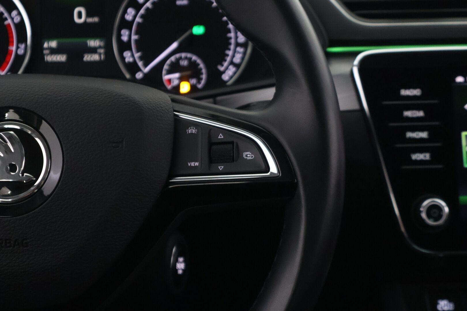 Skoda Superb 2018 Combi 1,5 TSI ACT Style BusinessLine DSG Autom. * ACC / Canton / Webasto / Vetokoukku / P.Kamera ja tutkat / Sähkökontti * - 2x renkaat ja vanteet 