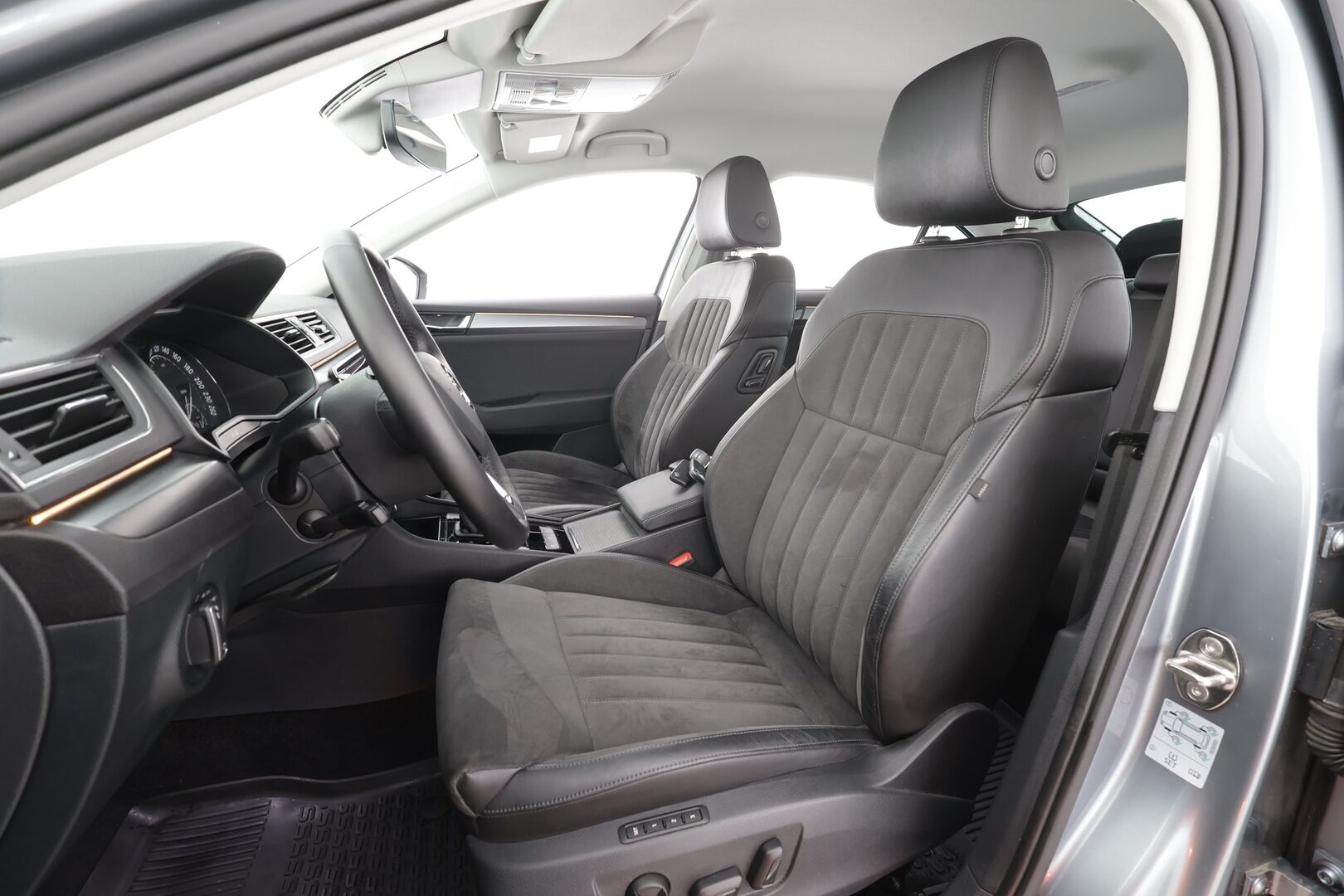 Skoda Superb 2019 1,5 TSI ACT Style BusinessLine DSG * ACC / Webasto / Muistipenkki / Canton / P.kamera / LED / Keyless / Smartlink * - 1.Om Suomi-auto / Merkkihuollettu / Kahdet renkaat