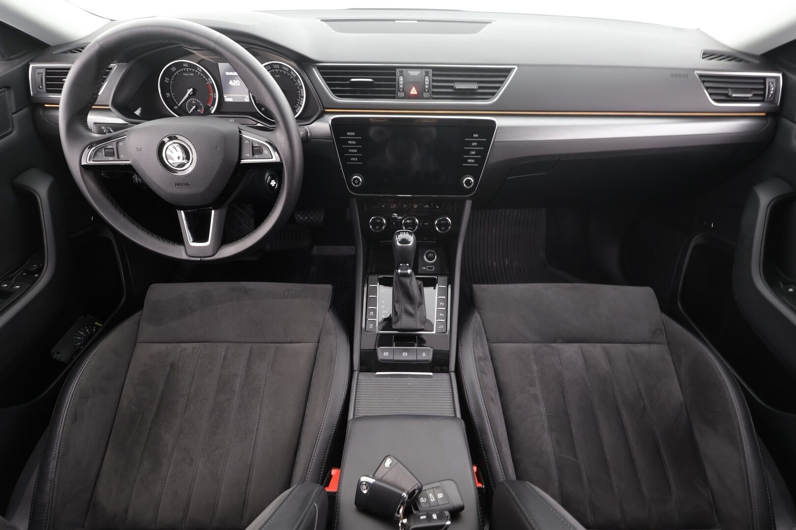 Skoda Superb 2019 1,5 TSI ACT Style BusinessLine DSG * ACC / Webasto / Muistipenkki / Canton / P.kamera / LED / Keyless / Smartlink * - 1.Om Suomi-auto / Merkkihuollettu / Kahdet renkaat