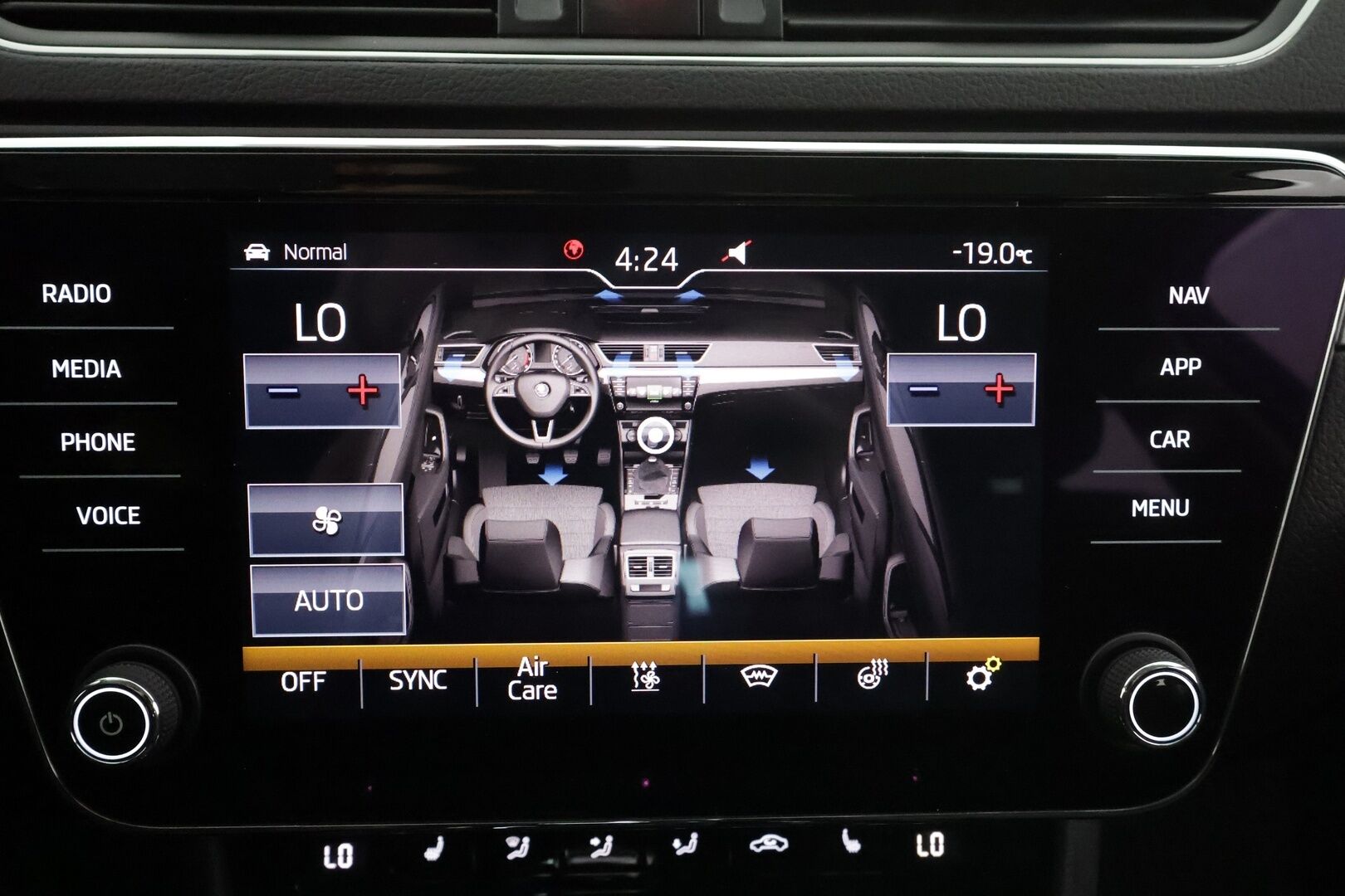 Skoda Superb 2019 1,5 TSI ACT Style BusinessLine DSG * ACC / Webasto / Muistipenkki / Canton / P.kamera / LED / Keyless / Smartlink * - 1.Om Suomi-auto / Merkkihuollettu / Kahdet renkaat