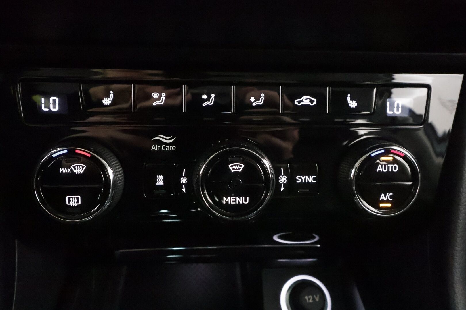 Skoda Superb 2019 1,5 TSI ACT Style BusinessLine DSG * ACC / Webasto / Muistipenkki / Canton / P.kamera / LED / Keyless / Smartlink * - 1.Om Suomi-auto / Merkkihuollettu / Kahdet renkaat